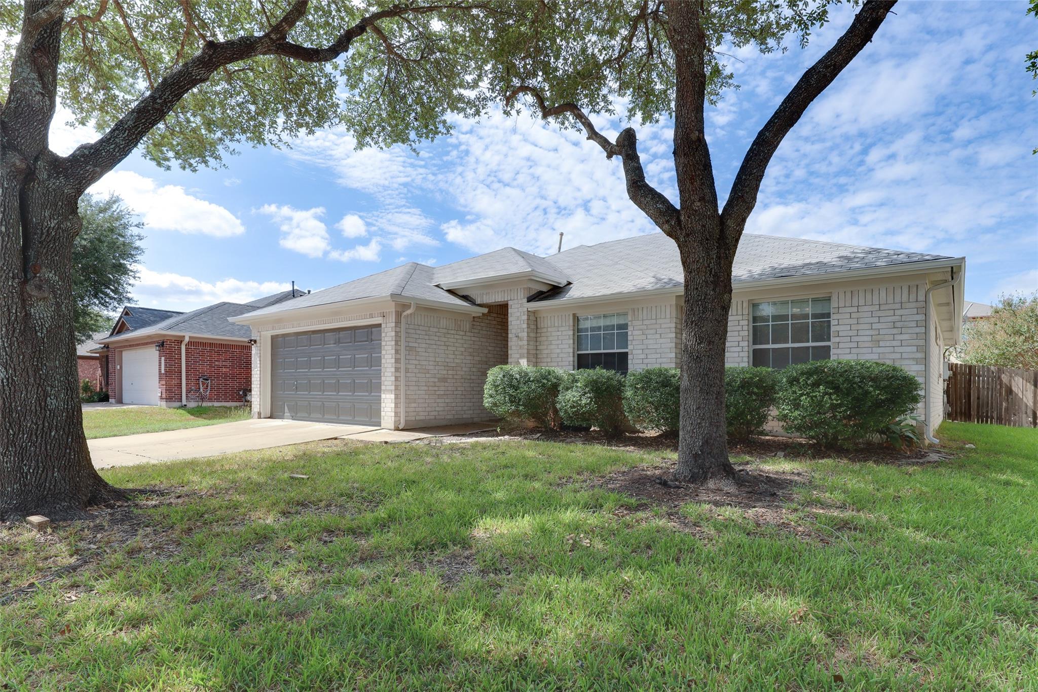 1408 Ashley Dr Property Photo 2