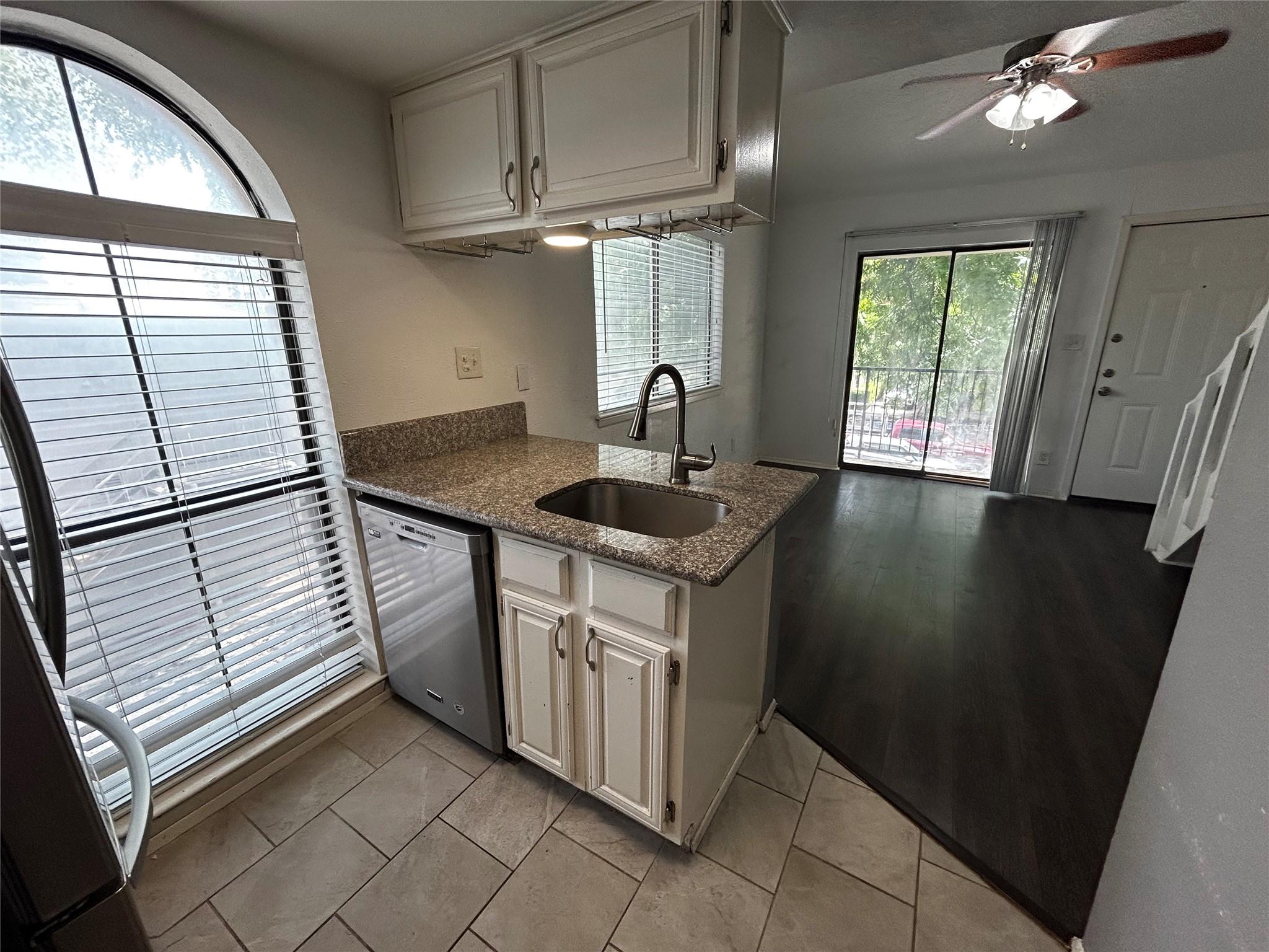 708 Graham Pl #208 Property Photo 1