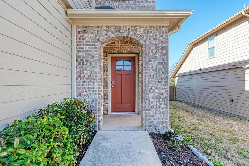 6713 Branrust Dr Property Photo 4