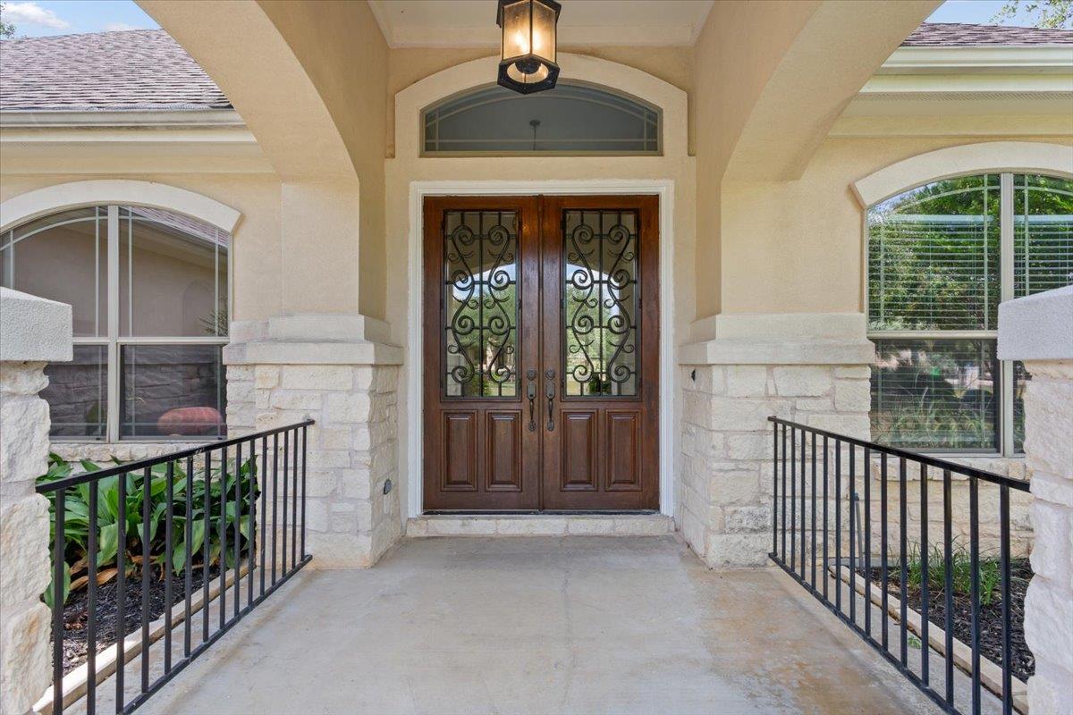 521 Buena Vista Dr Property Photo 4