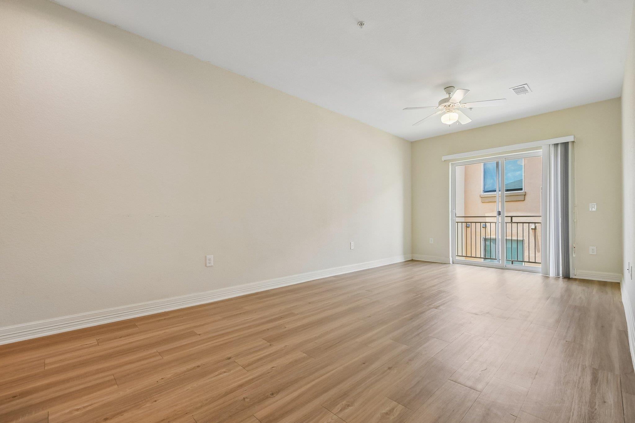1201 Whitestone Blvd #i-102 Property Photo 2