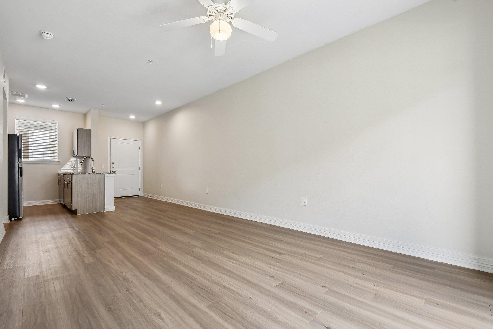 1201 Whitestone Blvd #i-102 Property Photo 5