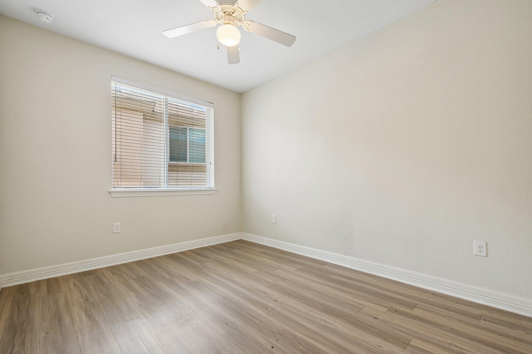 1201 Whitestone Blvd #i-102 Property Photo 11