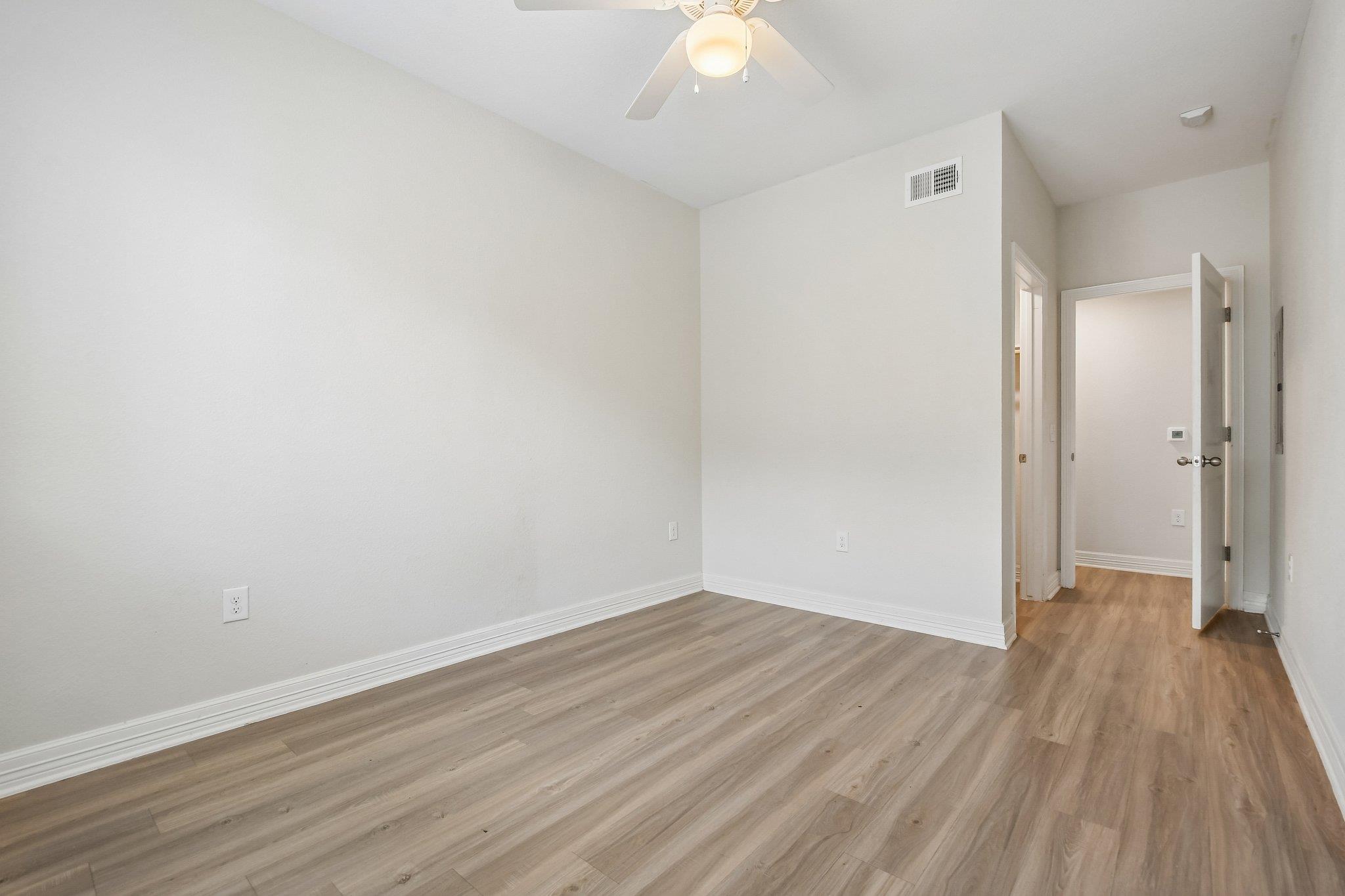 1201 Whitestone Blvd #i-102 Property Photo 12
