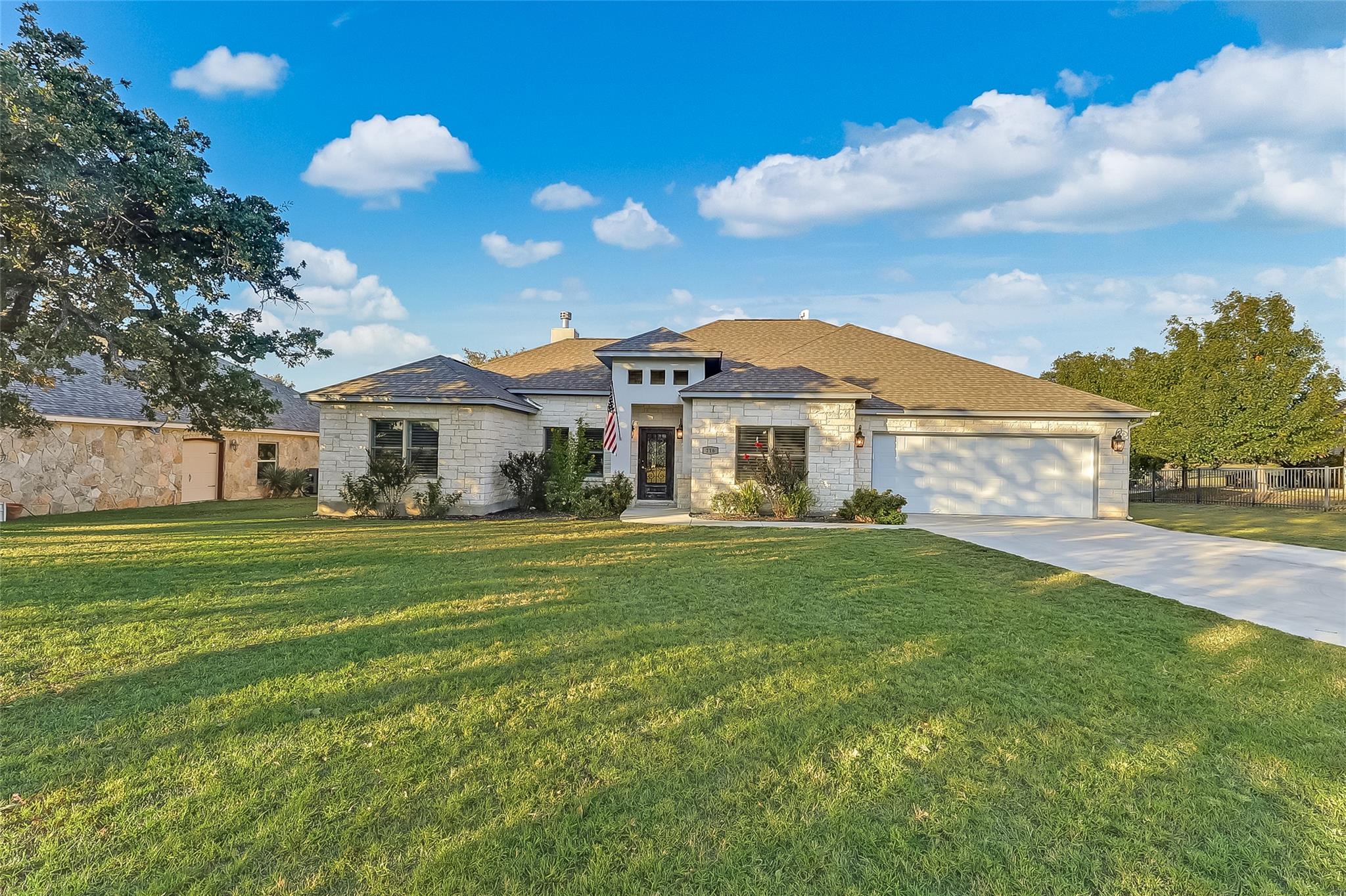 216 Enclave Dr Property Photo 1