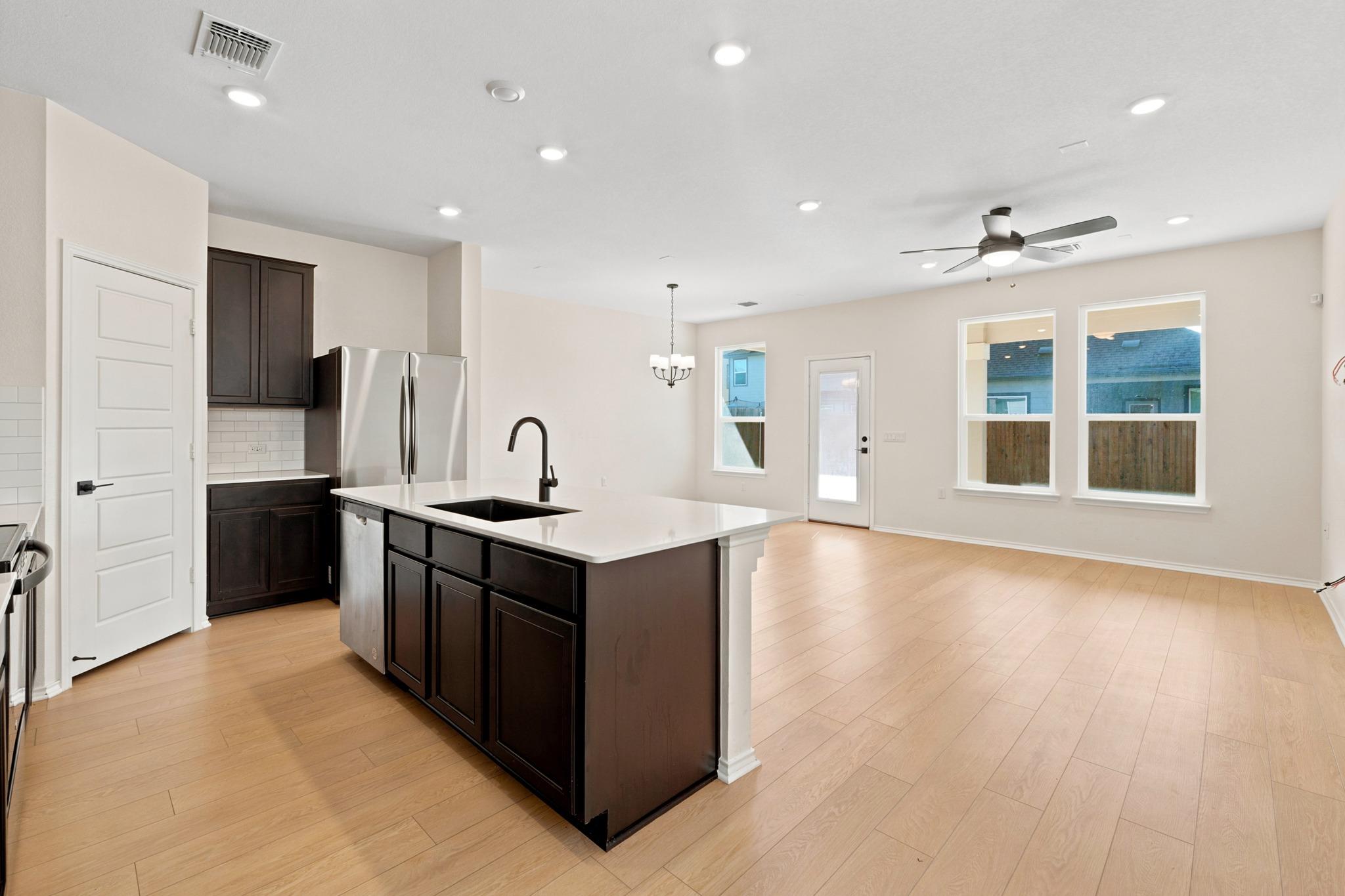 12605 Orchard Grove Ln Property Photo 3