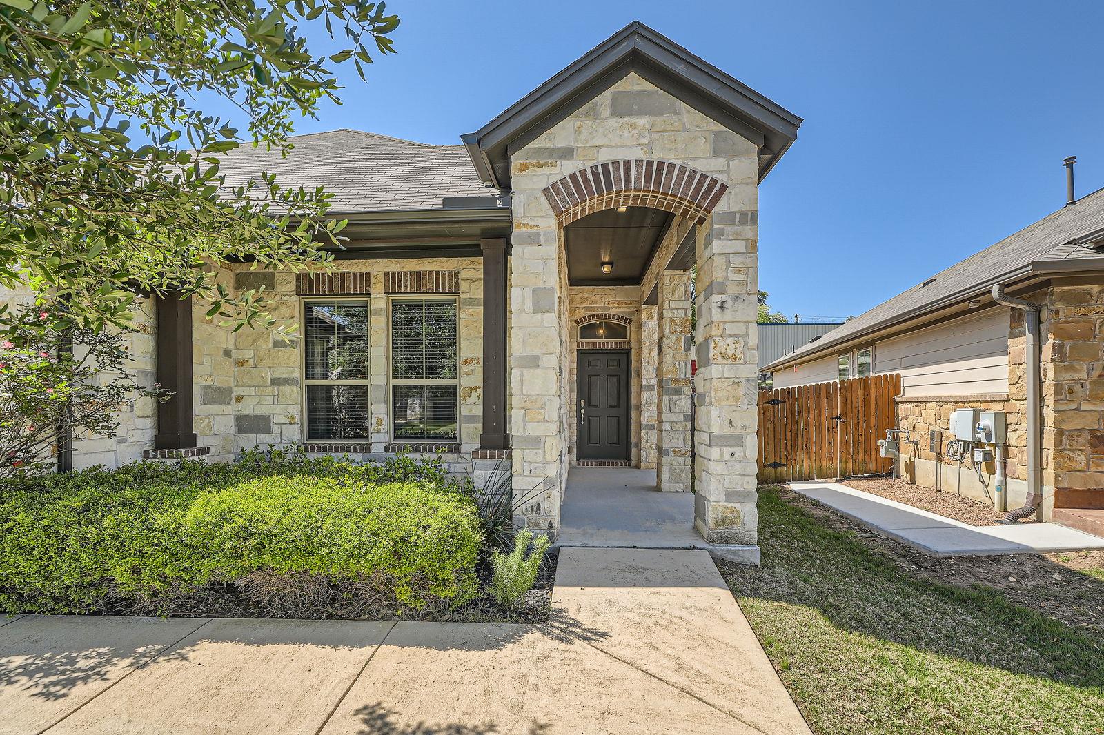 2013 Garretts Way Property Photo