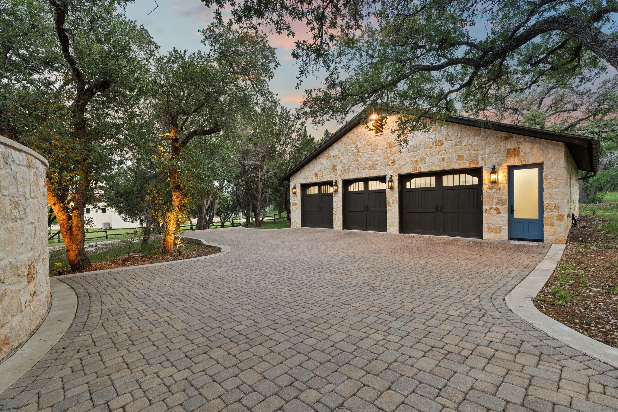 11941 Overlook Pass Property Photo 5