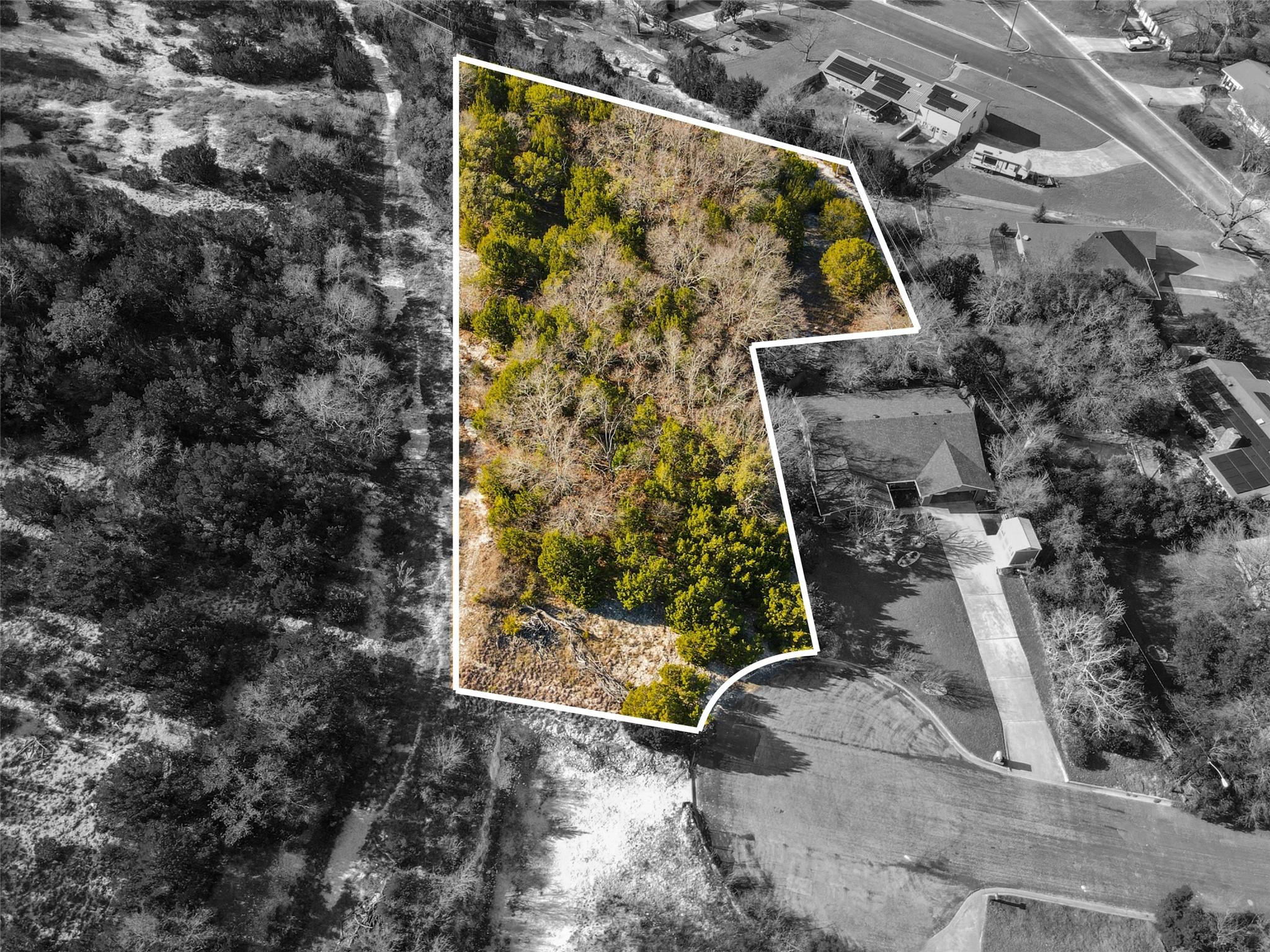 1714 Forest Hills Dr Property Photo 4