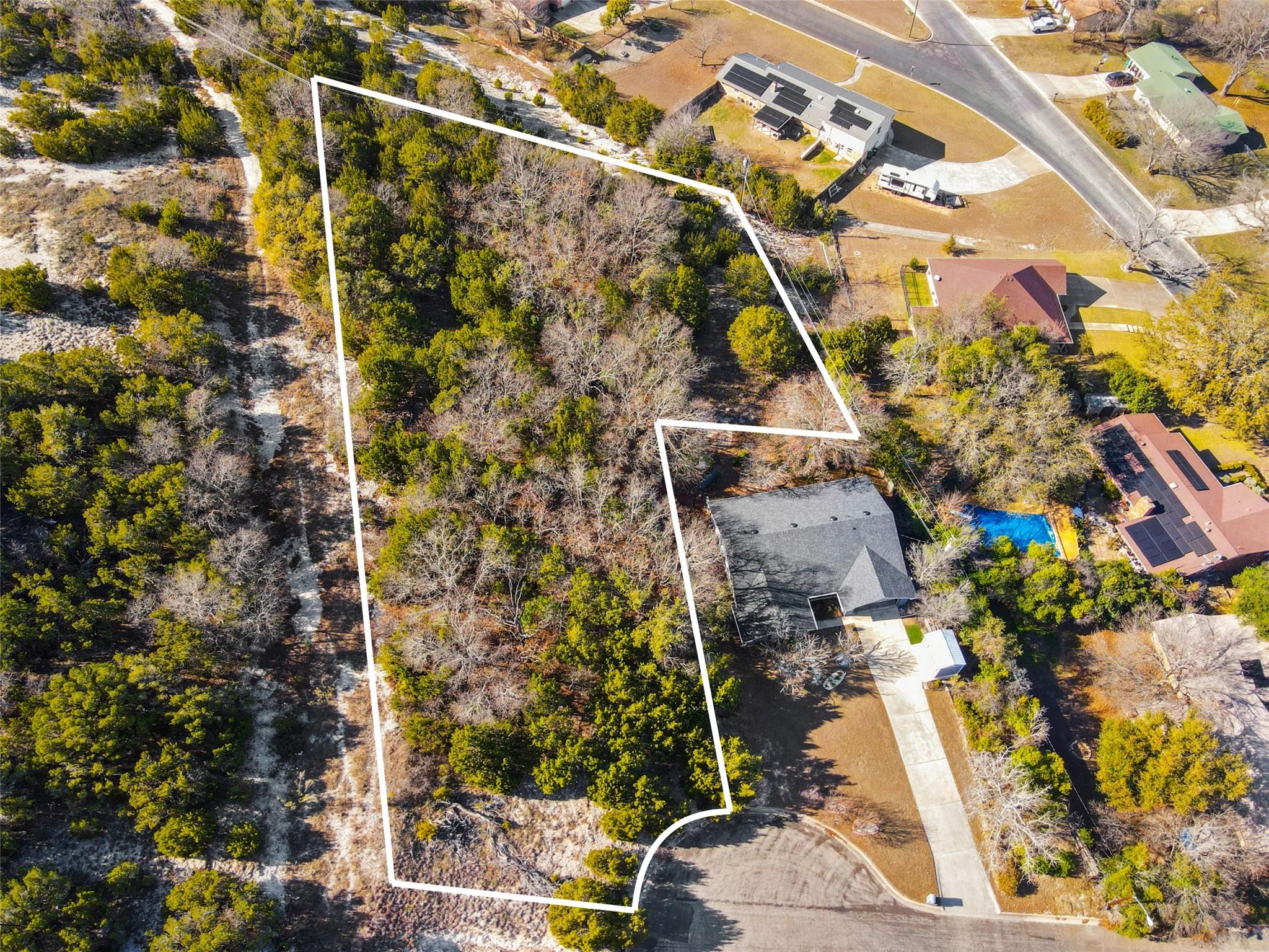 1714 Forest Hills Dr Property Photo 5