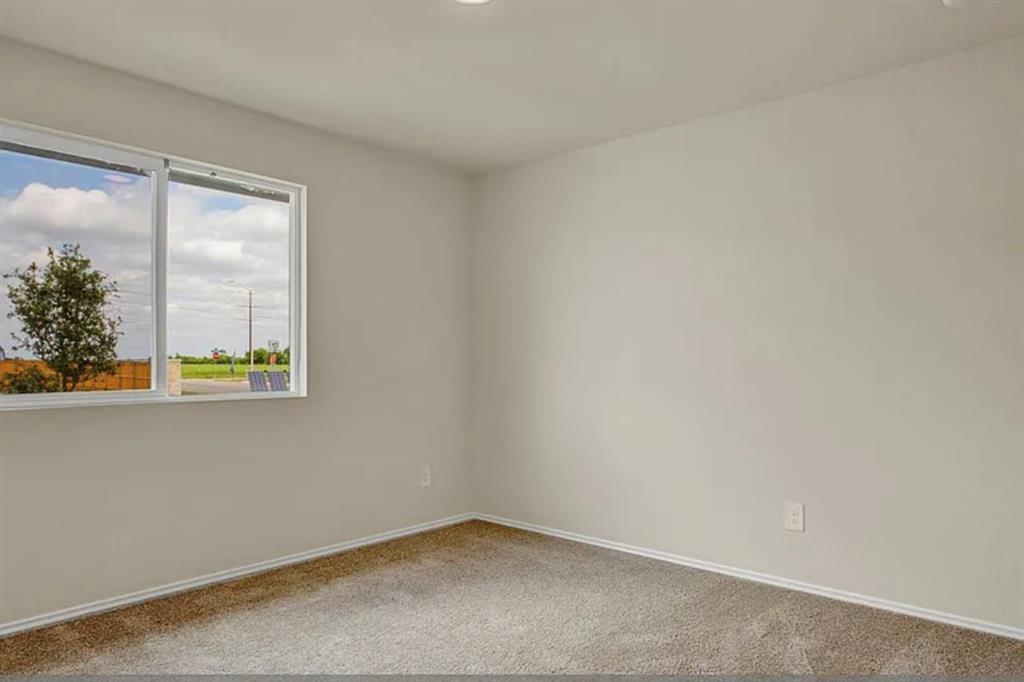 109 Bing Cir Property Photo 3