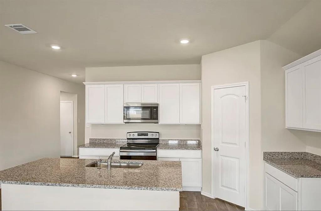 109 Bing Cir Property Photo 6
