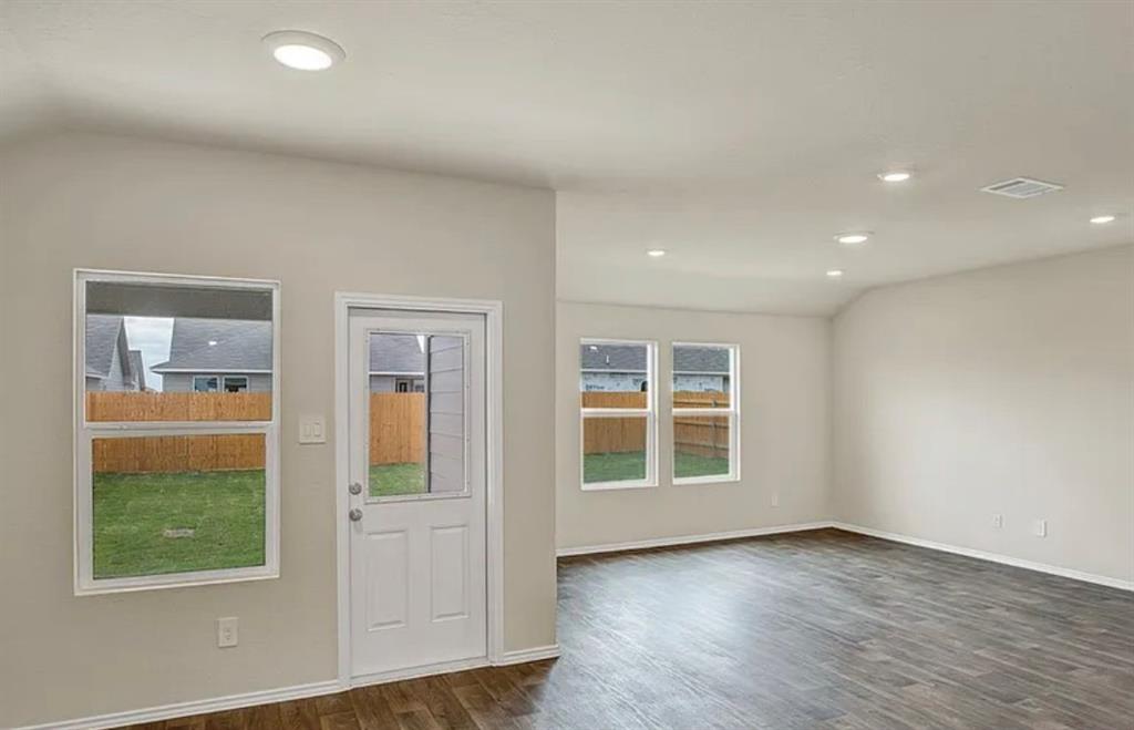 109 Bing Cir Property Photo 7