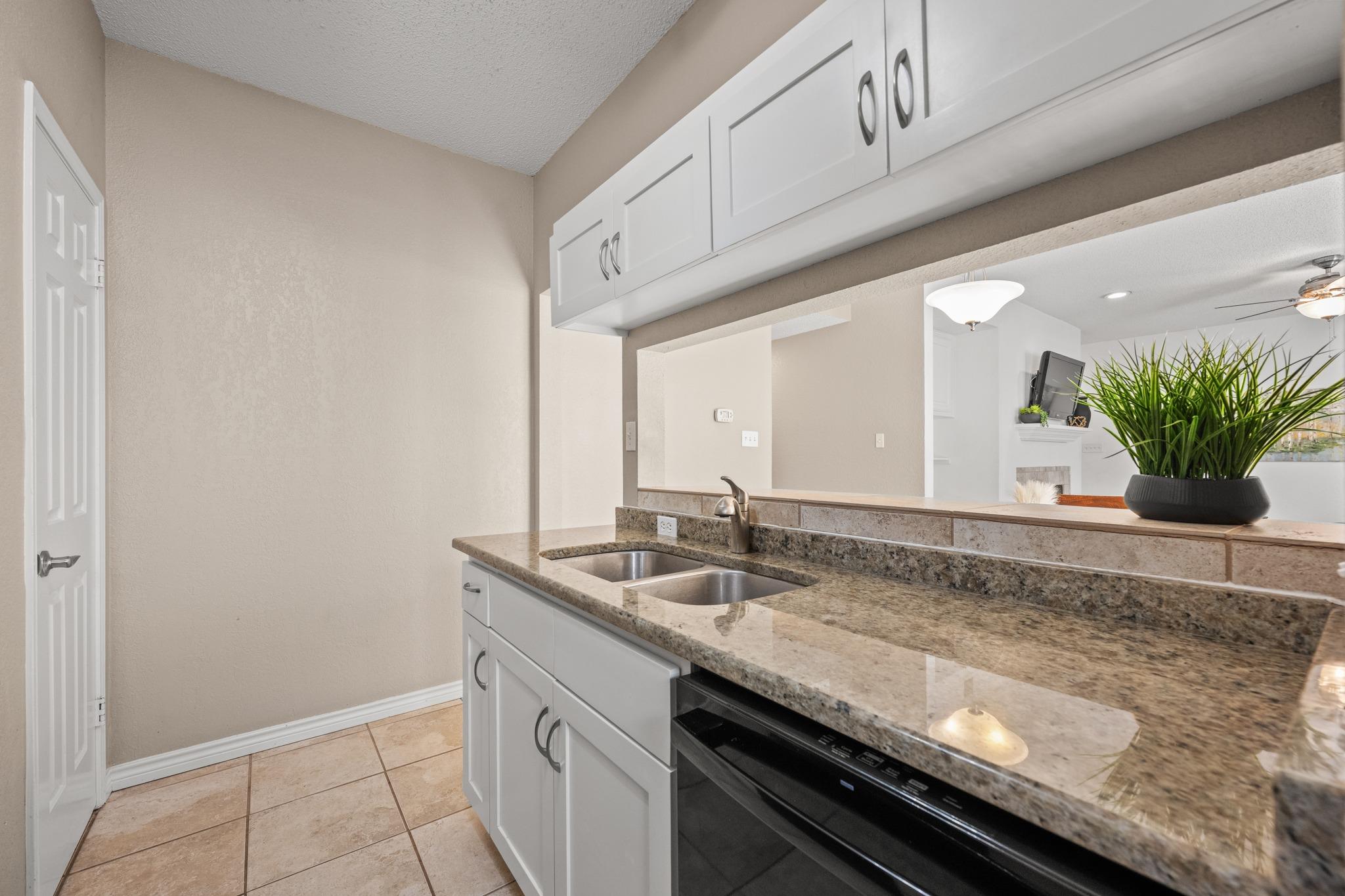3001 Cedar St #a 102 Property Photo 8
