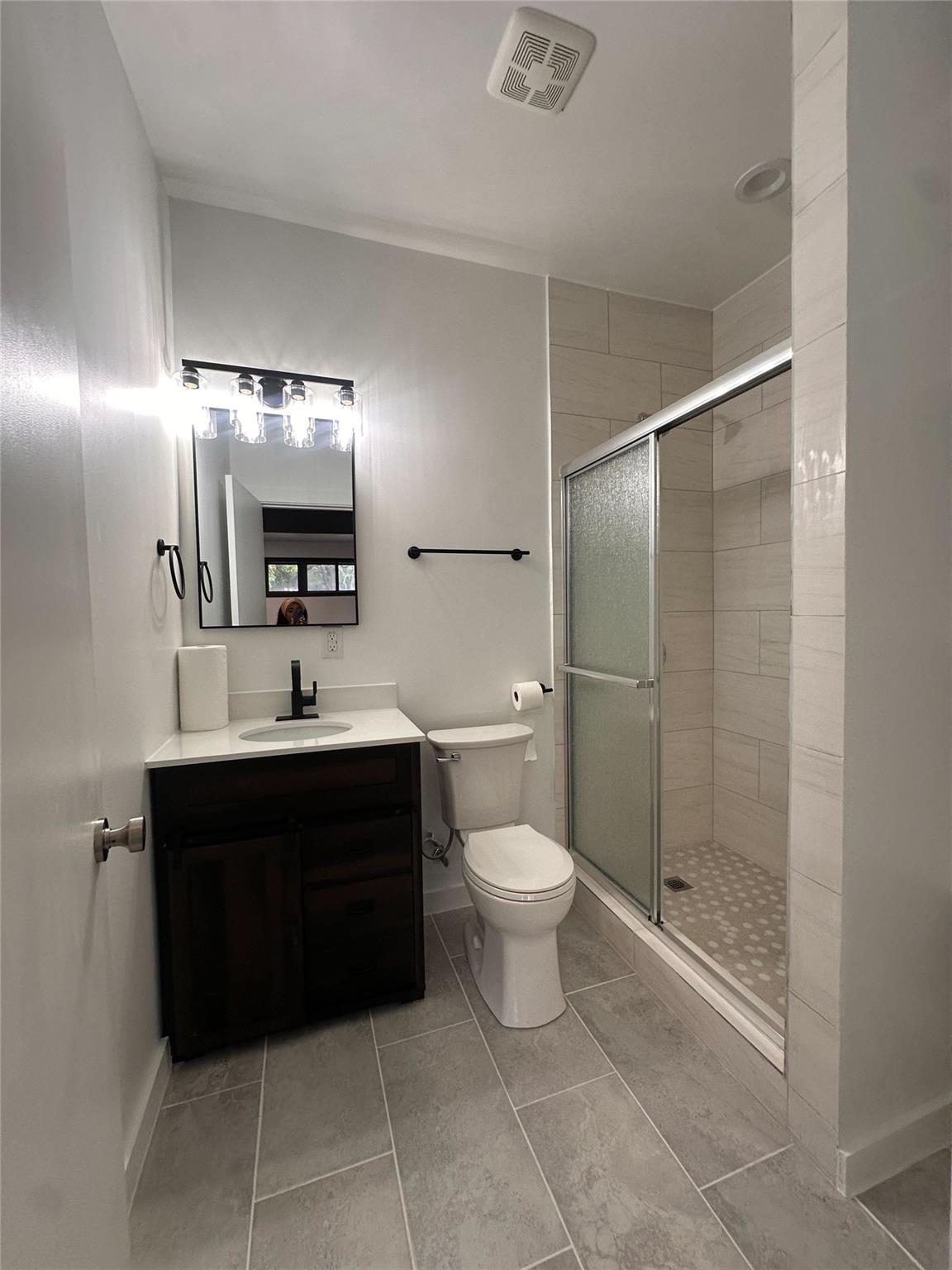 1302 Ridgecrest Dr Property Photo 6