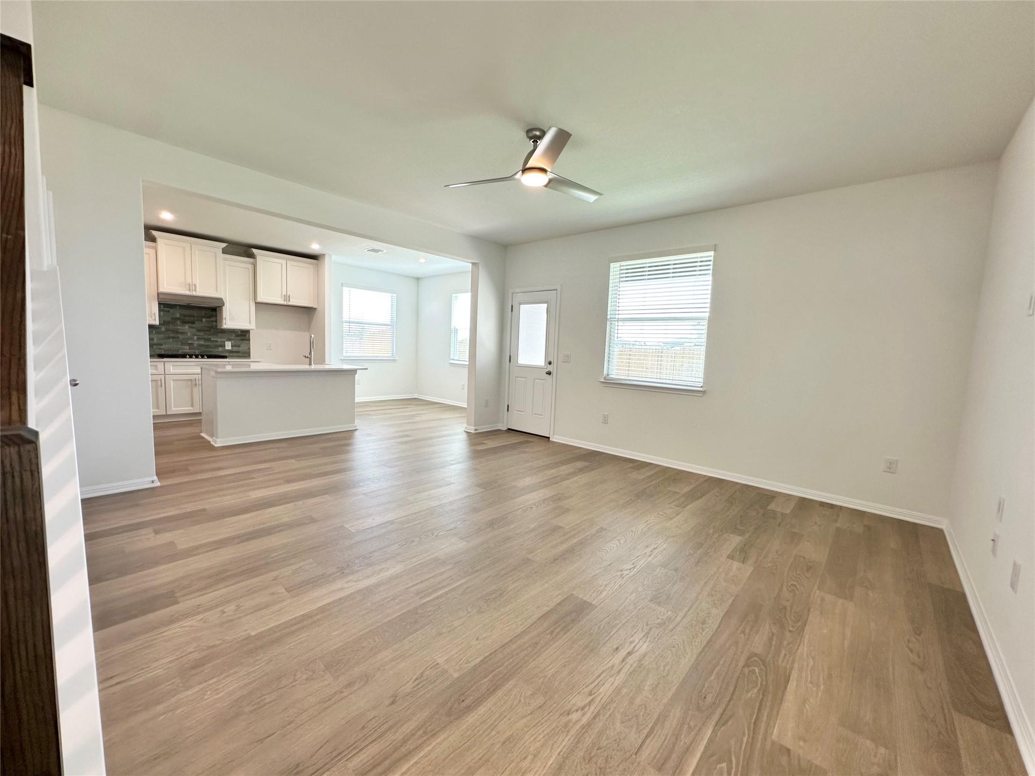 335 Young St Property Photo 2