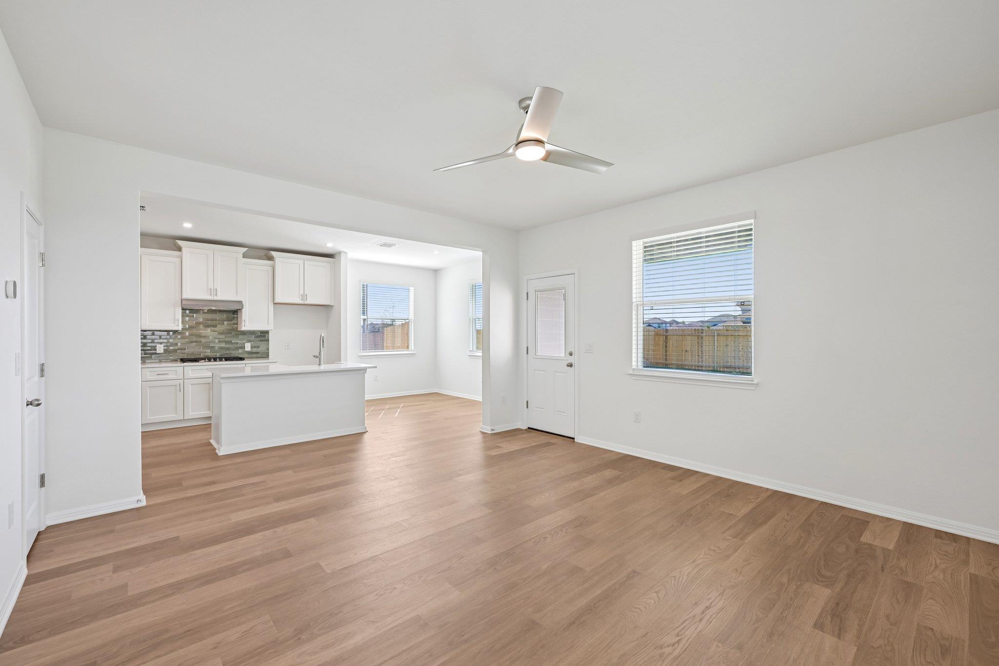 335 Young St Property Photo 2