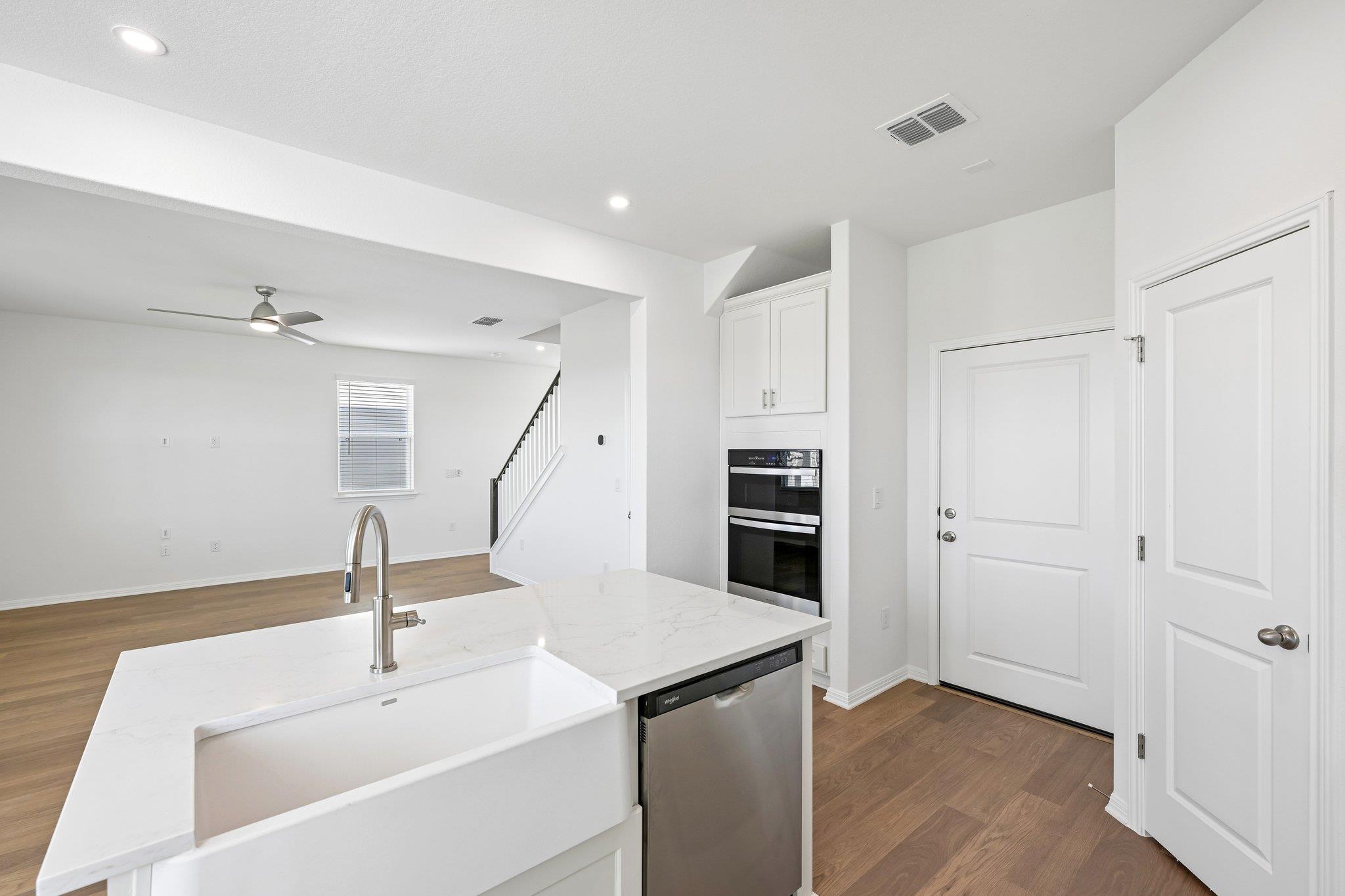 335 Young St Property Photo 5
