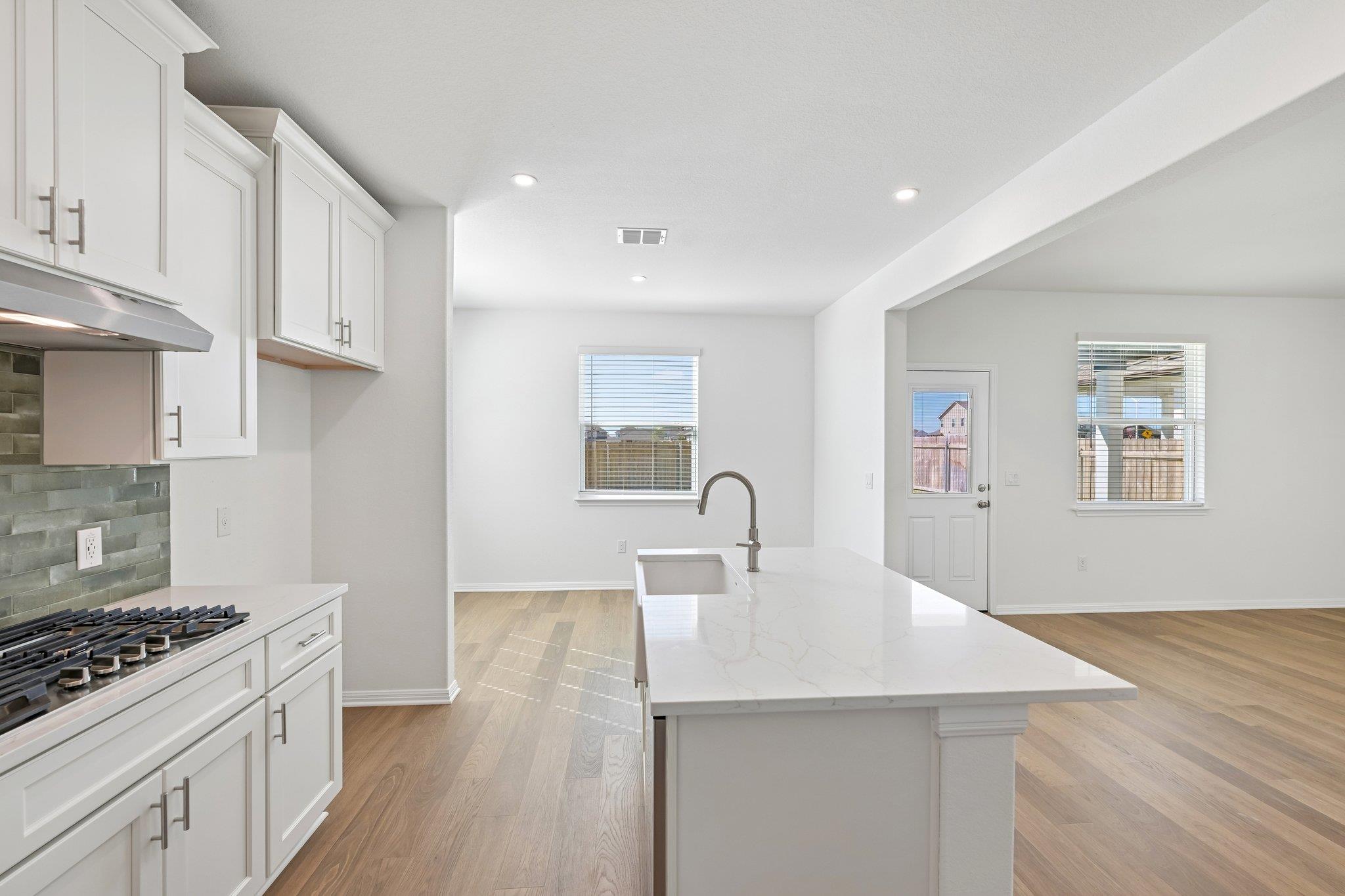 335 Young St Property Photo 6