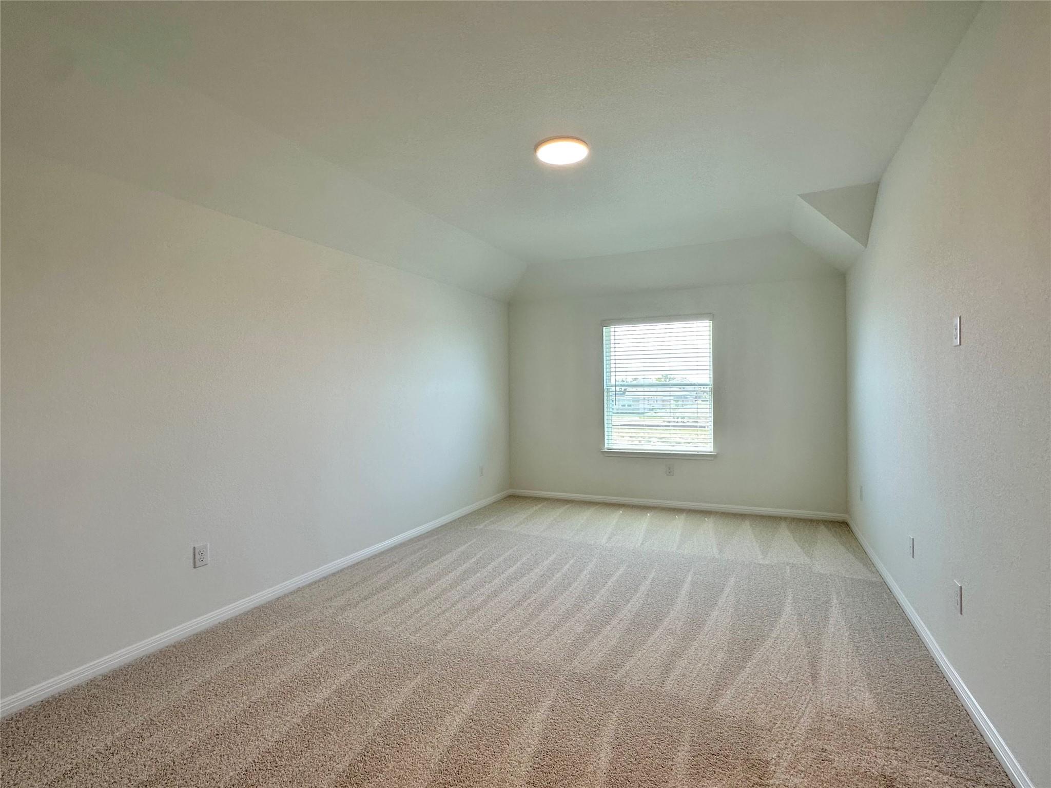 335 Young St Property Photo 7
