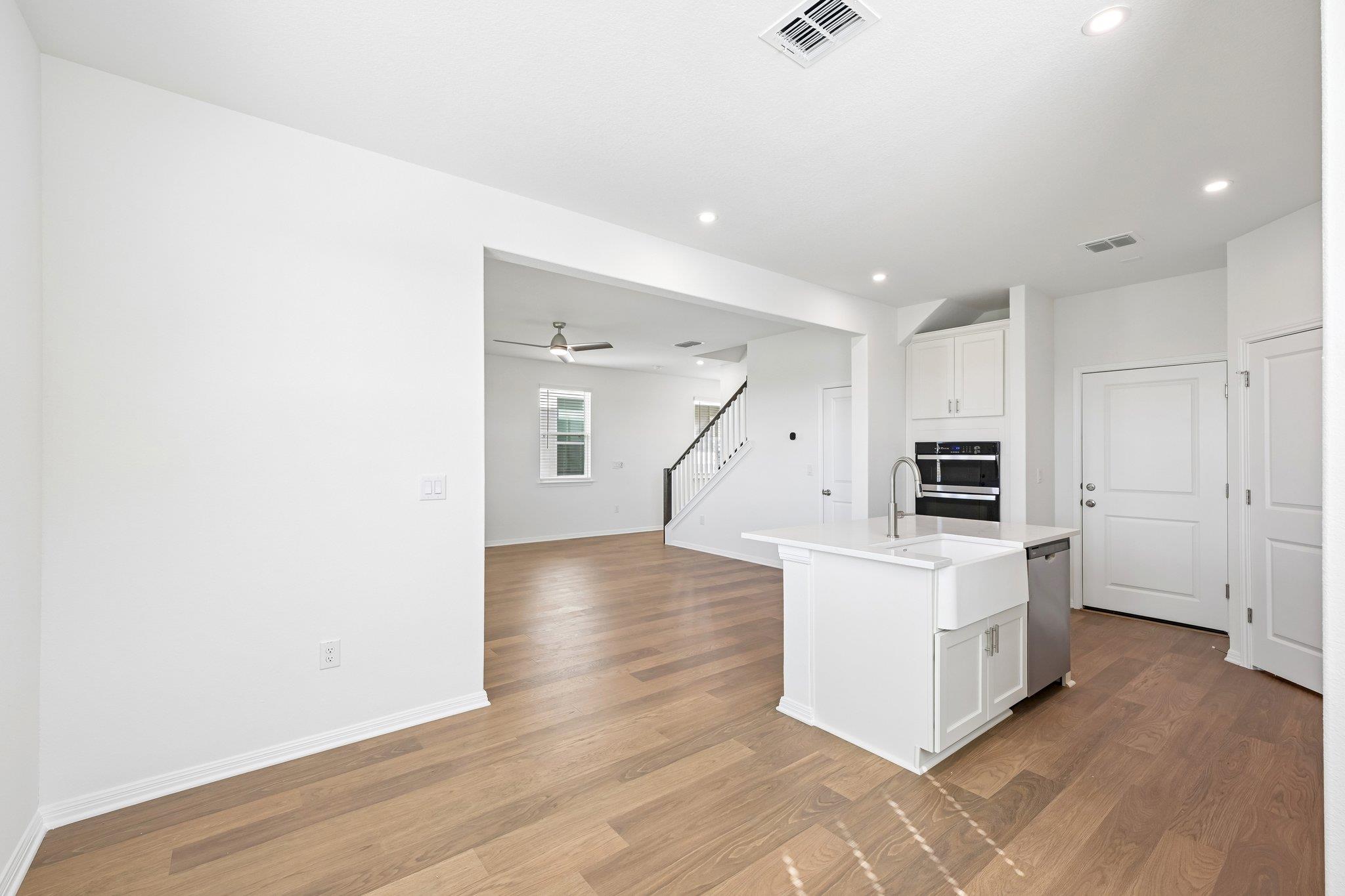 335 Young St Property Photo 7