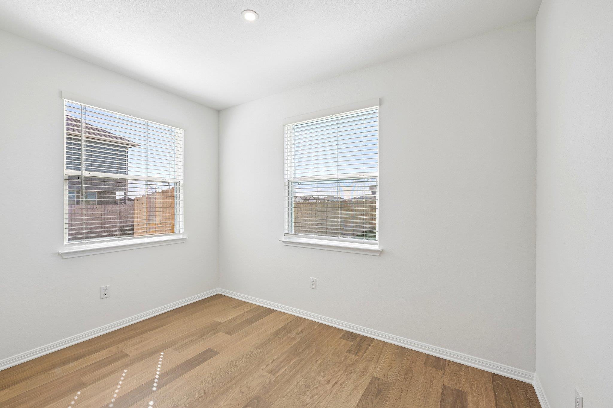 335 Young St Property Photo 8