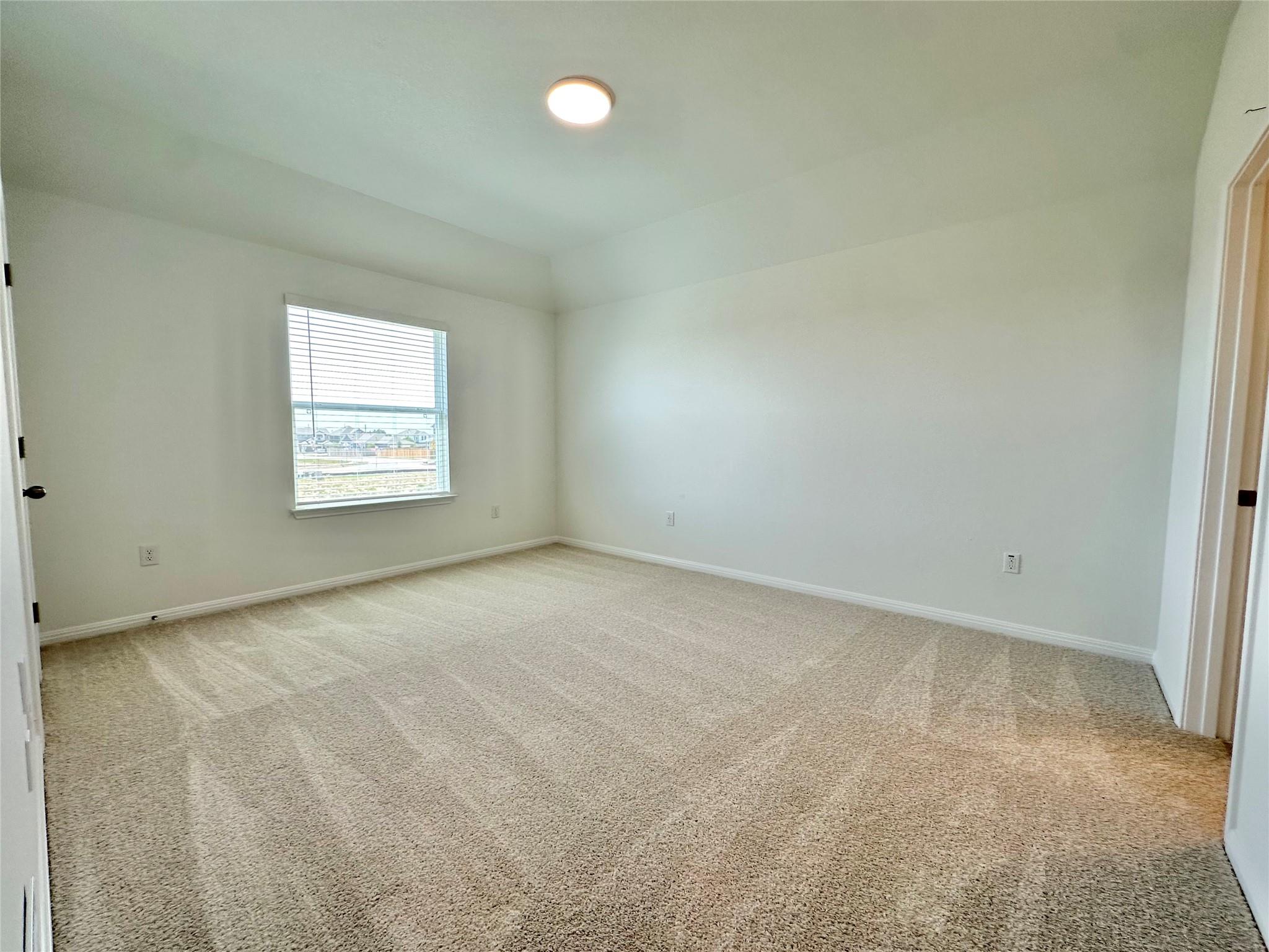 335 Young St Property Photo 9