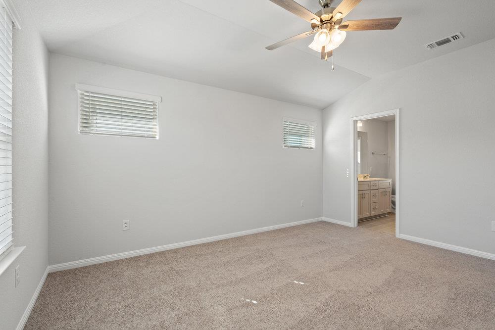 335 Young St Property Photo 12