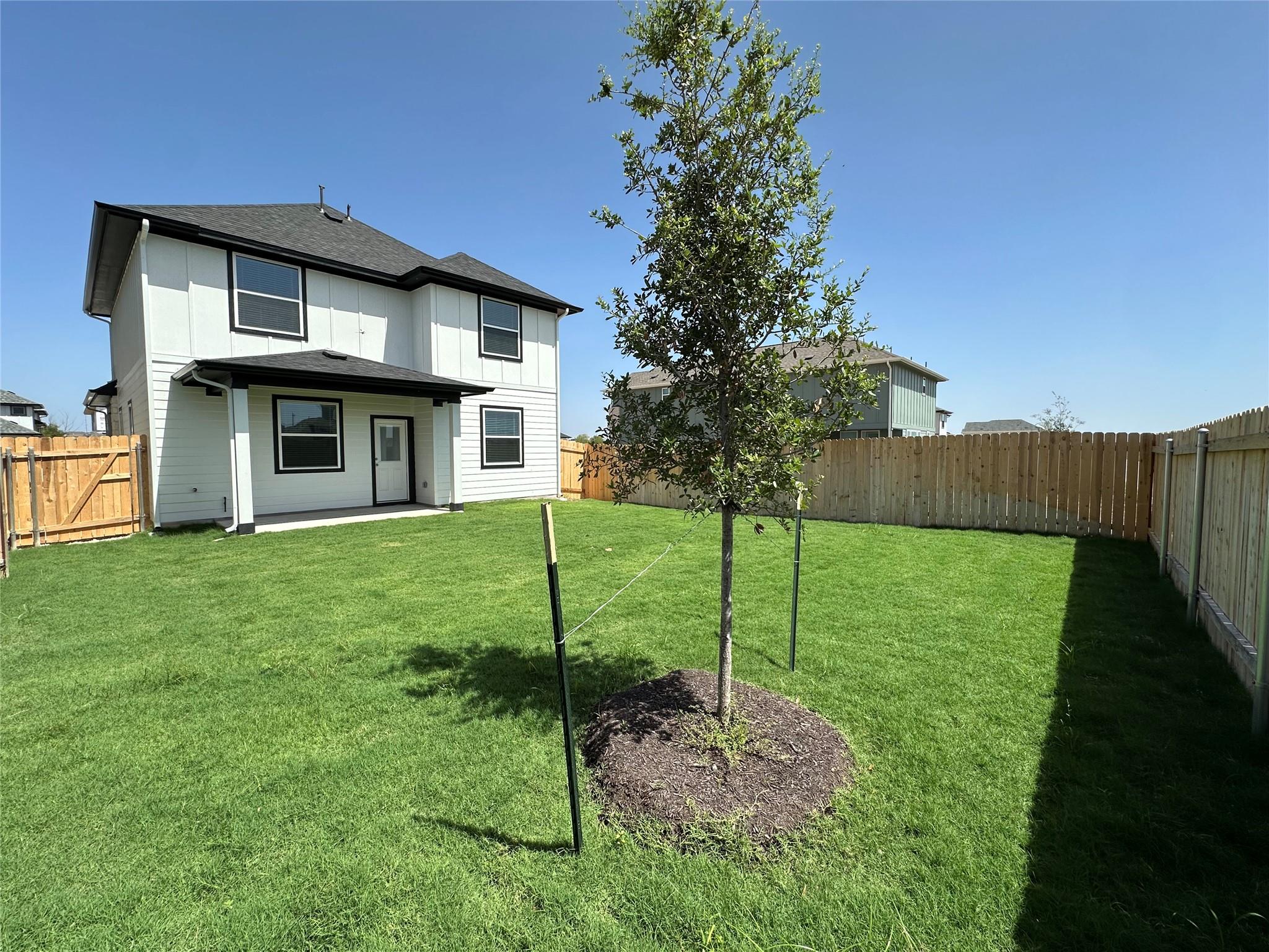 335 Young St Property Photo 13