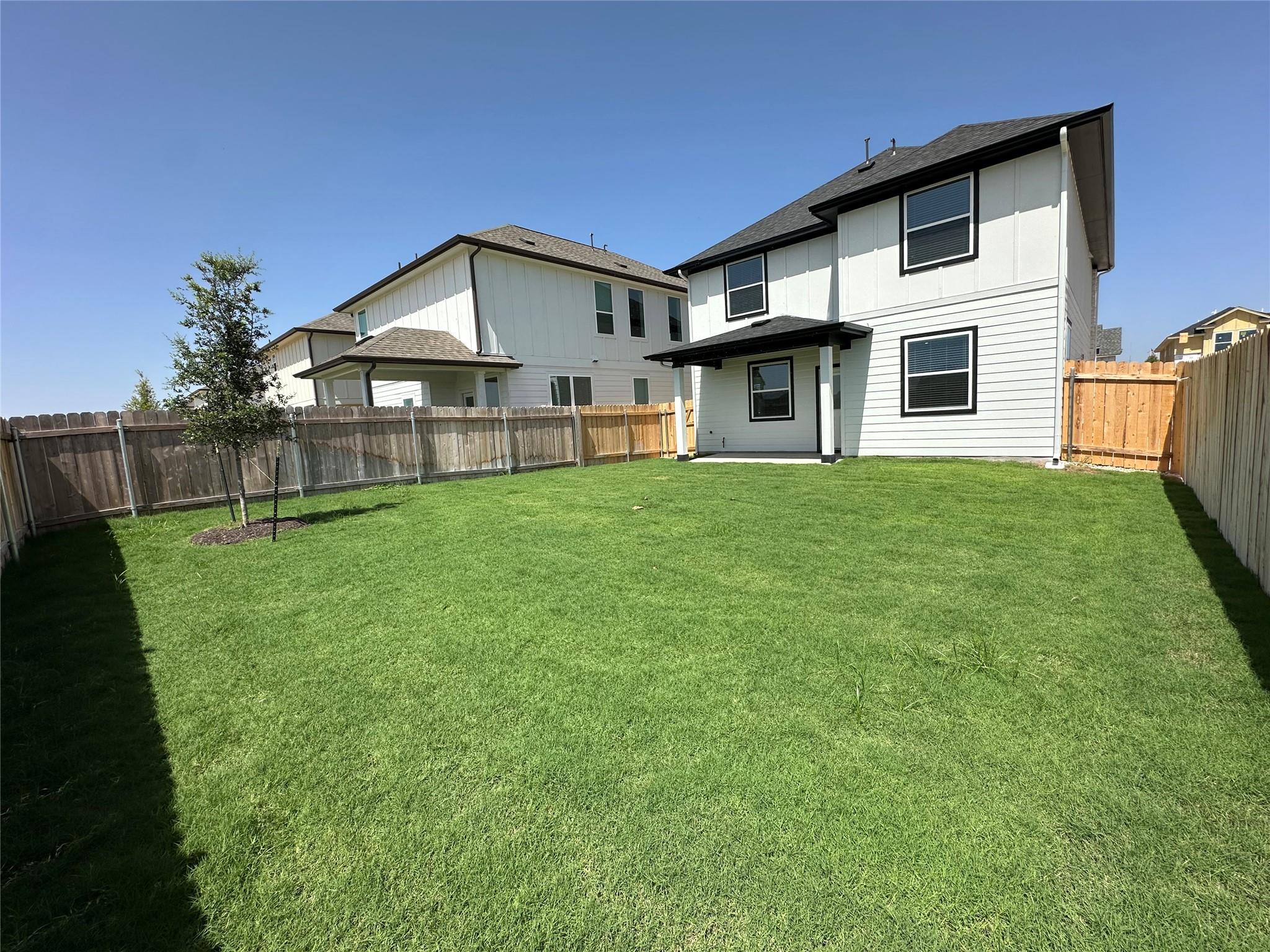 335 Young St Property Photo 14