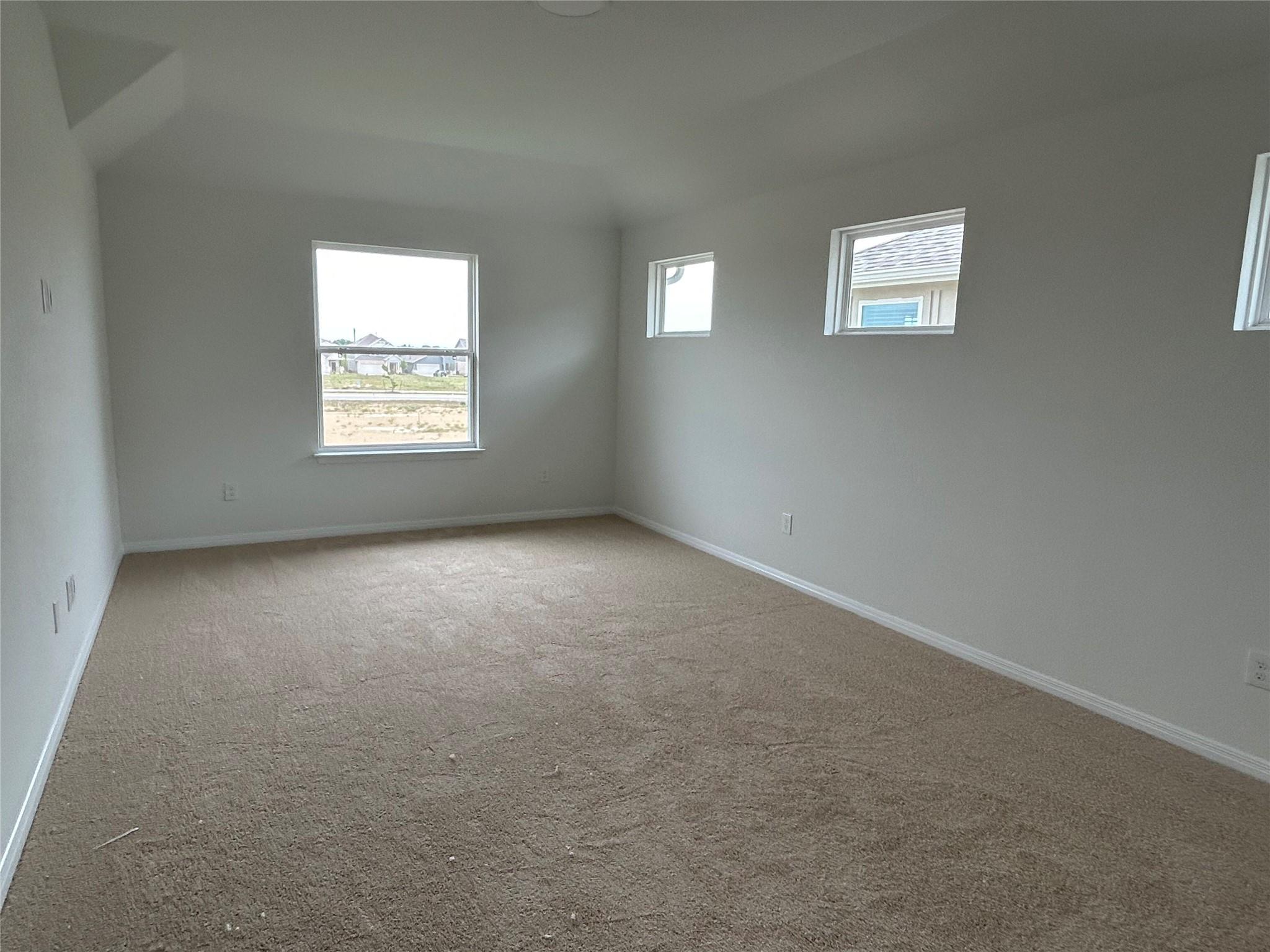 335 Young St Property Photo 15