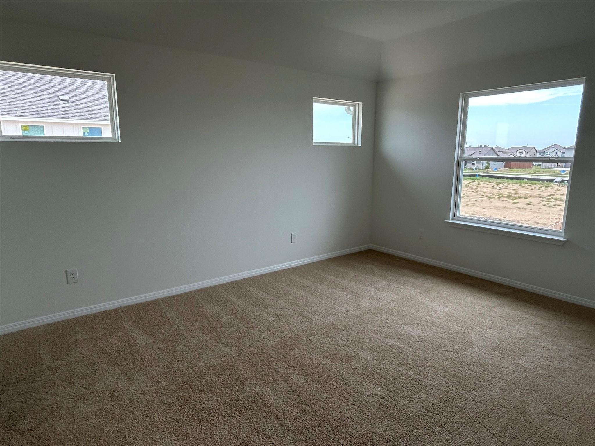 335 Young St Property Photo 18