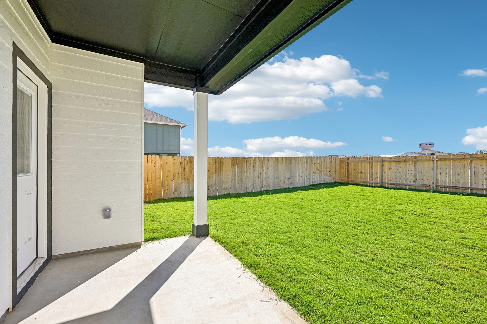 335 Young St Property Photo 25
