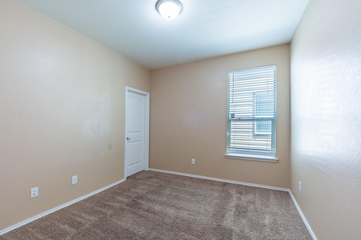 12416 Dwight Eisenhower St Property Photo 11