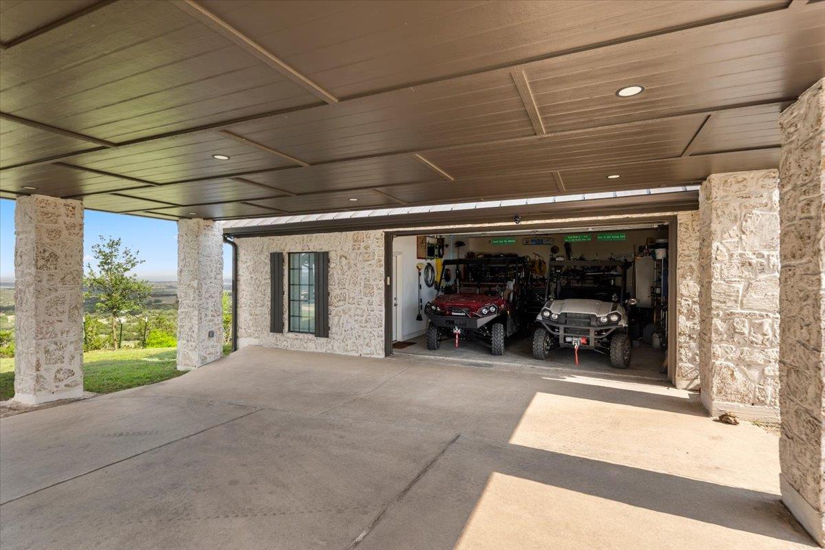 6594 W Hwy 290 None Property Photo 28
