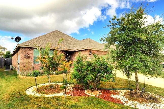 913 Coulee Dr Property Photo 3