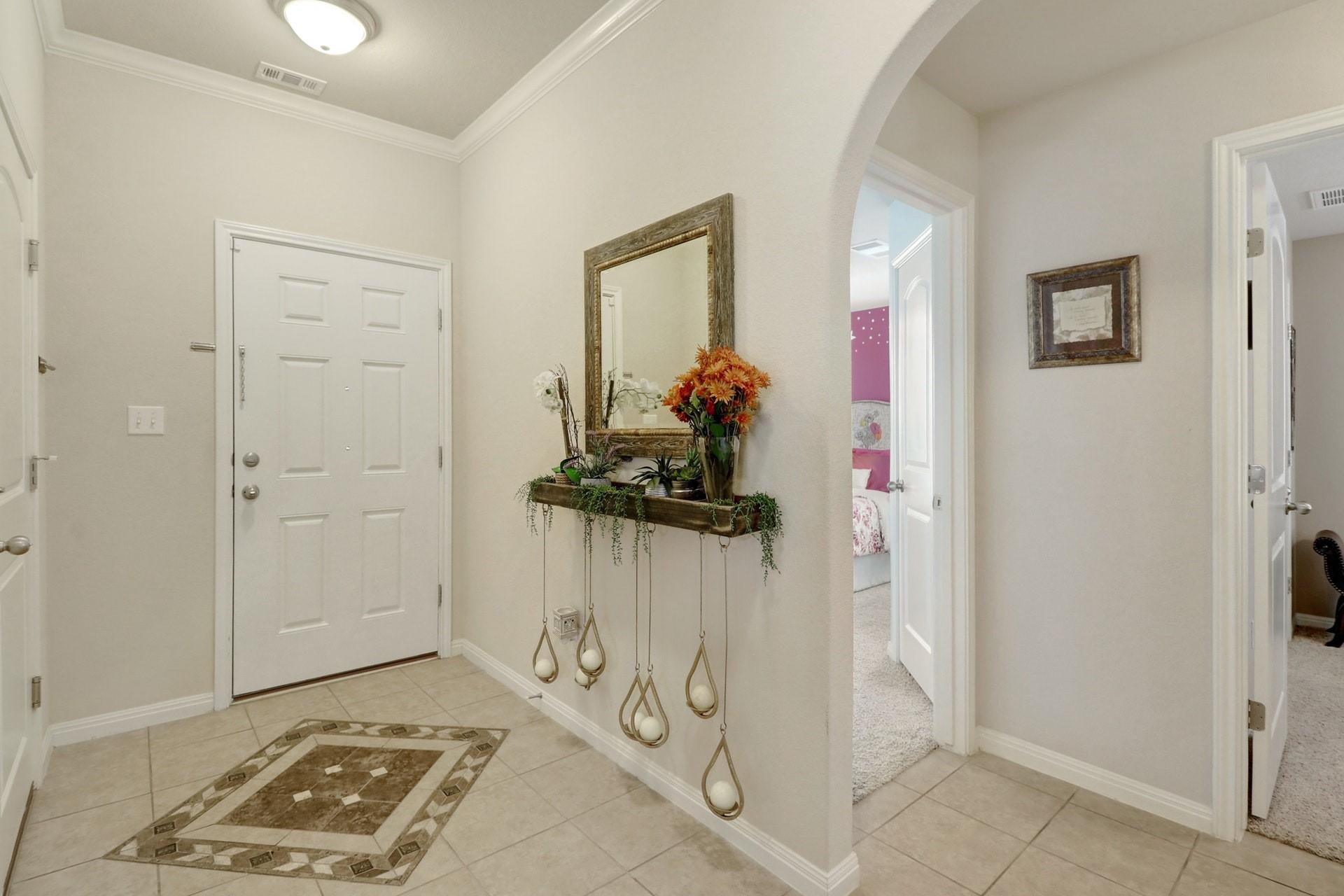 913 Coulee Dr Property Photo 4