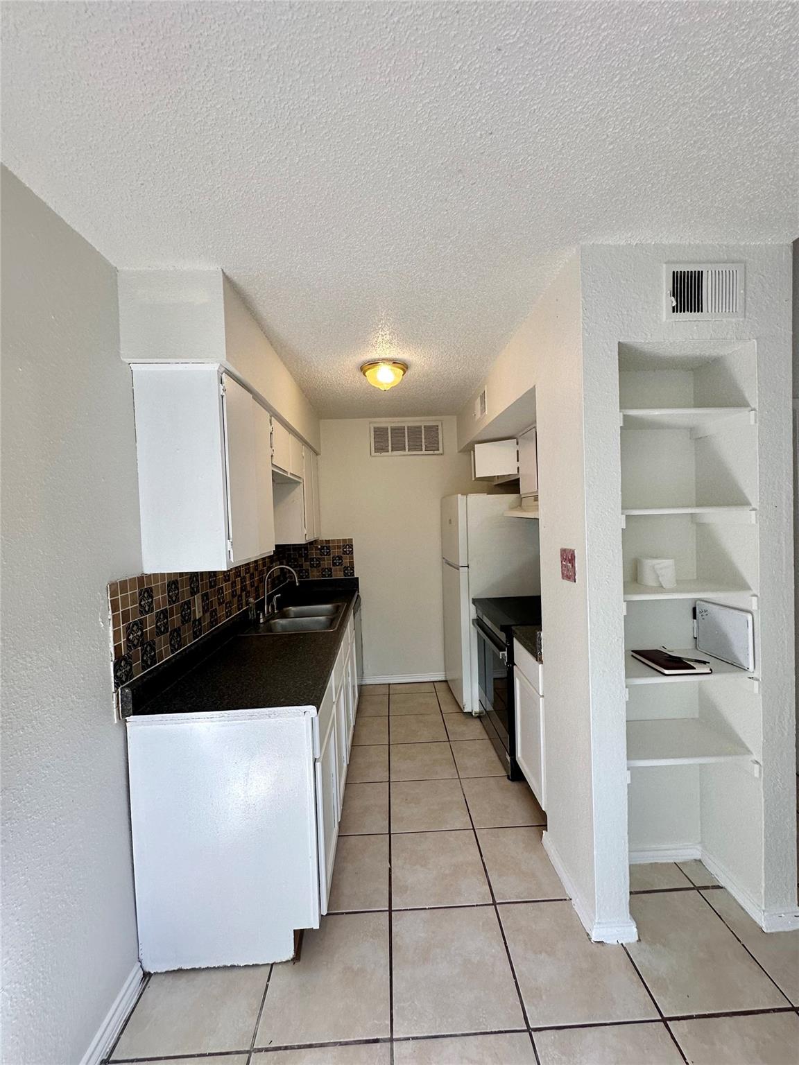 4322 Gillis St #204 Property Photo 3