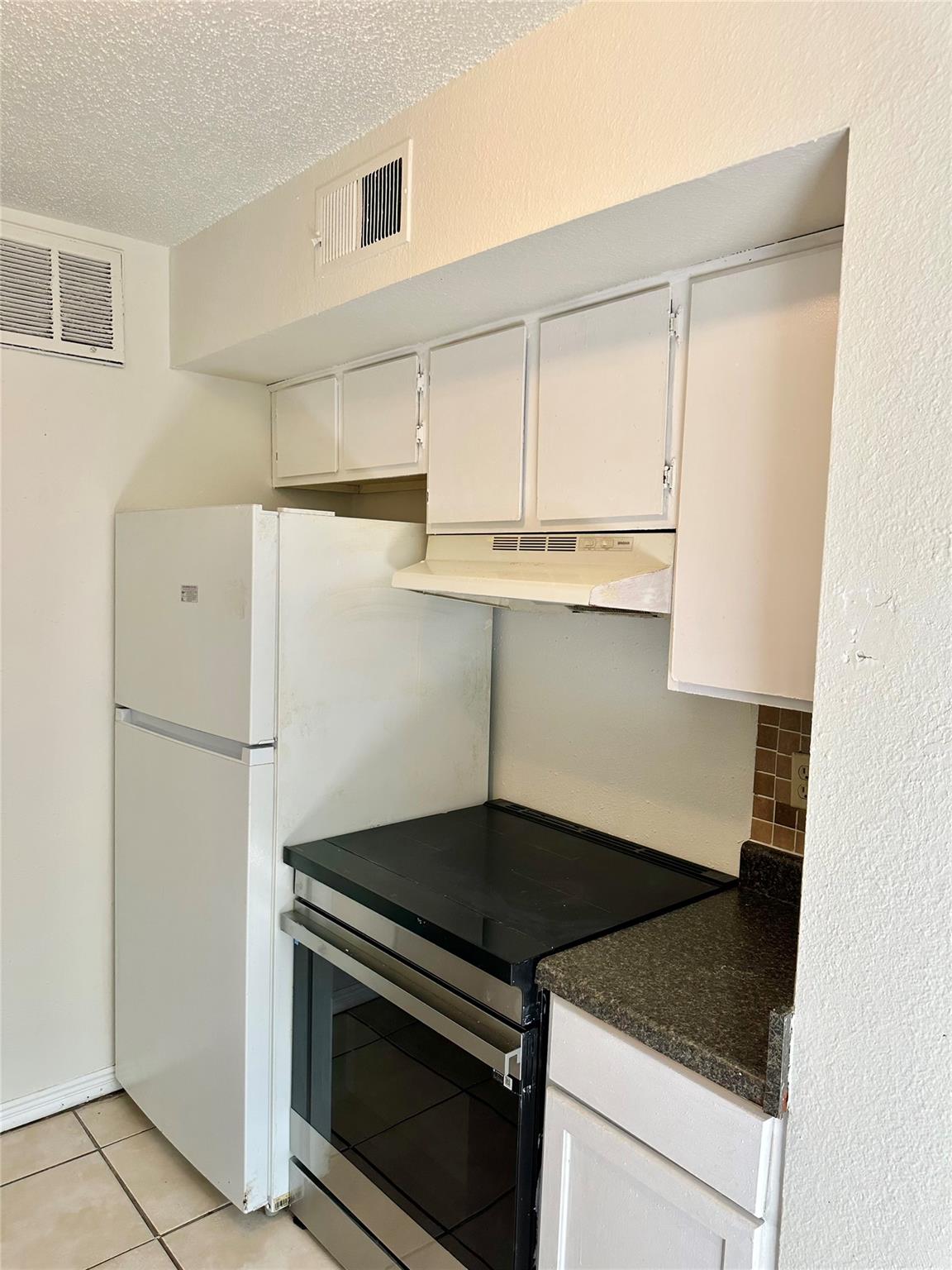 4322 Gillis St #204 Property Photo 6