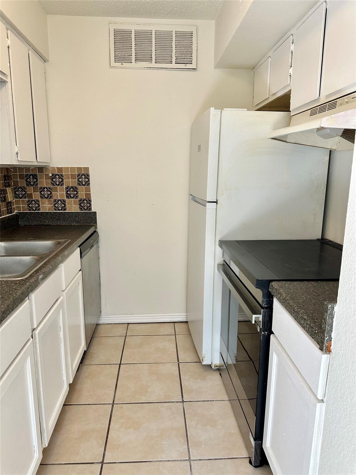 4322 Gillis St #204 Property Photo 7