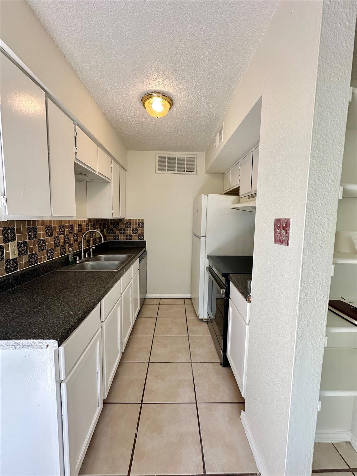 4322 Gillis St #204 Property Photo 8