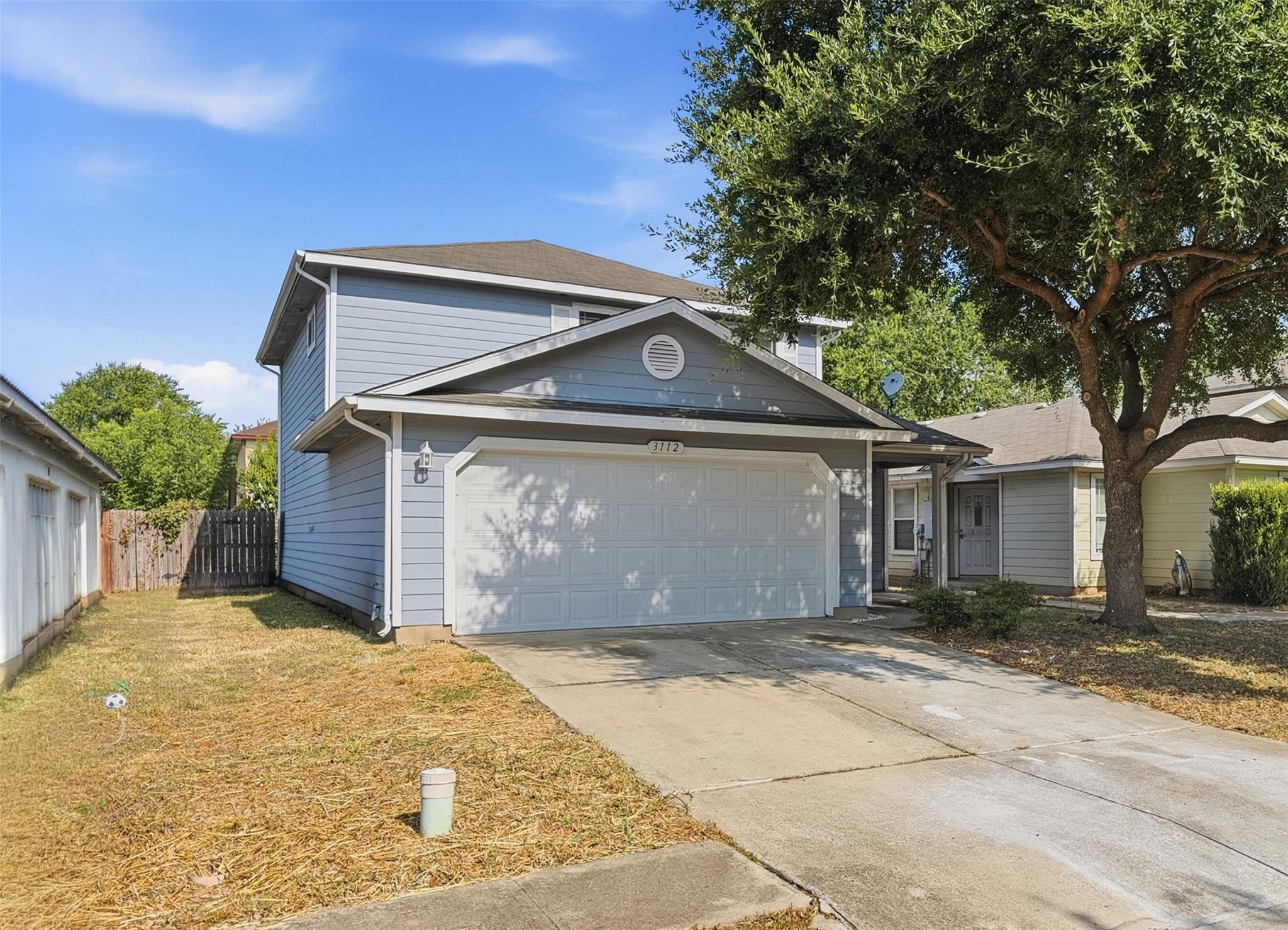 3112 Crownover St Property Photo 2