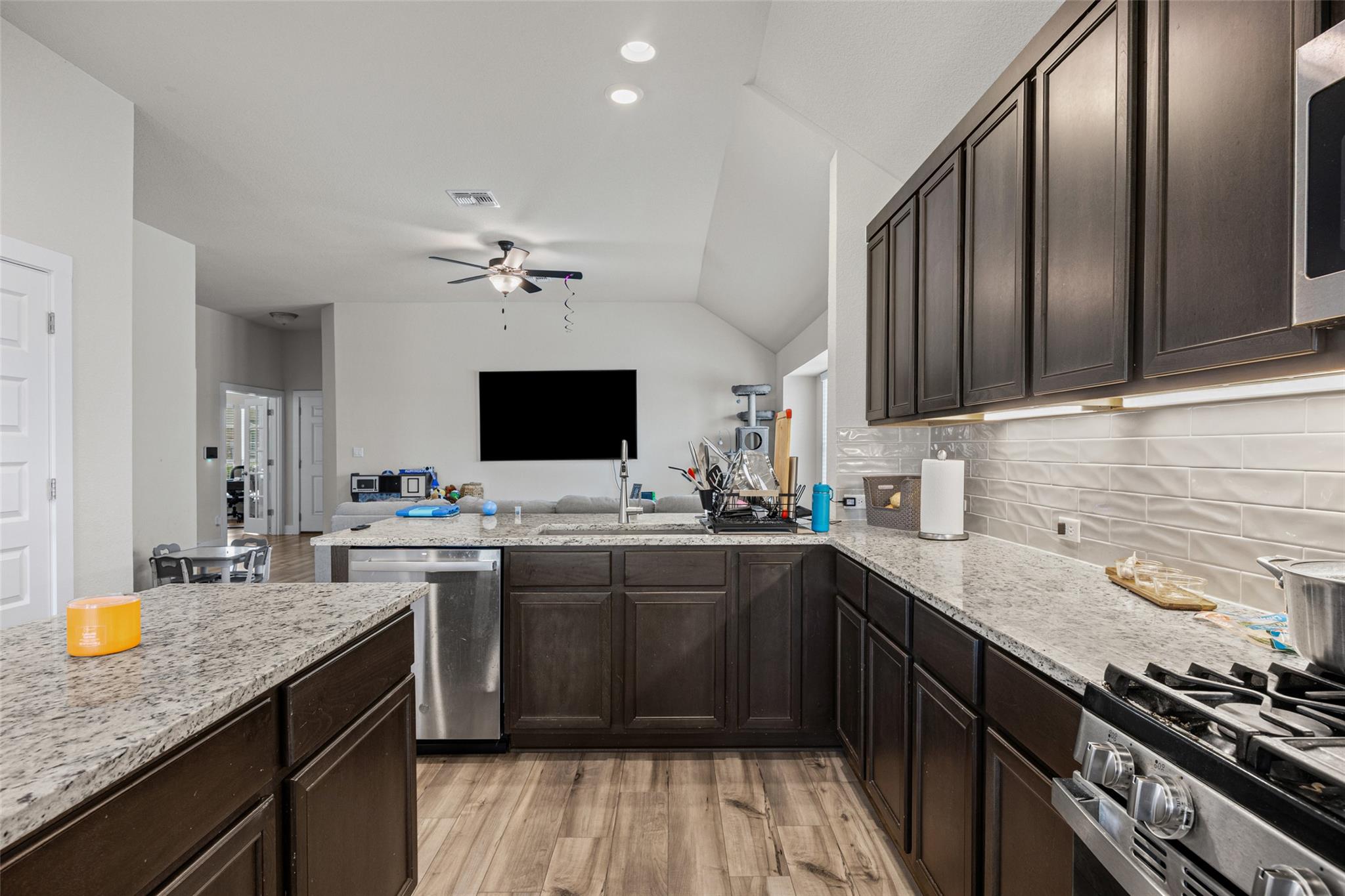627 Biscayne Bay Bnd Property Photo 7