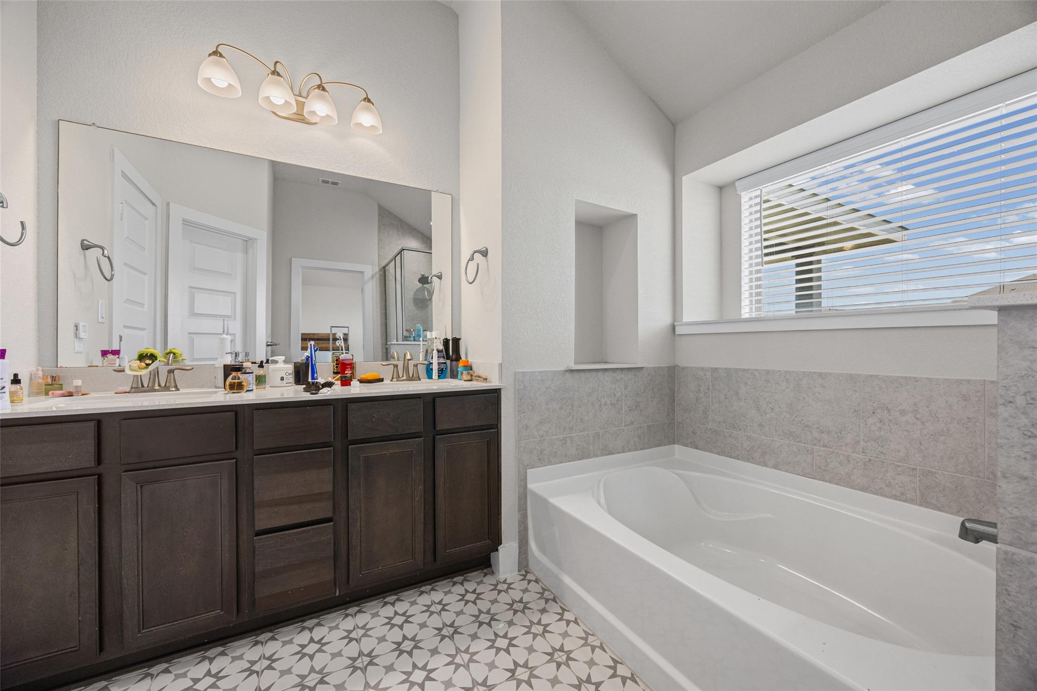 627 Biscayne Bay Bnd Property Photo 11