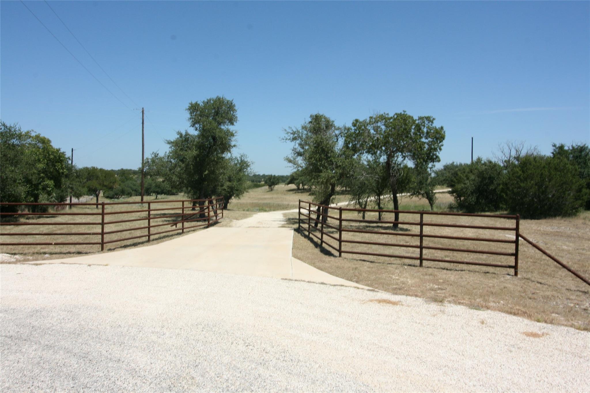 191 Pivot Cir Property Photo 1