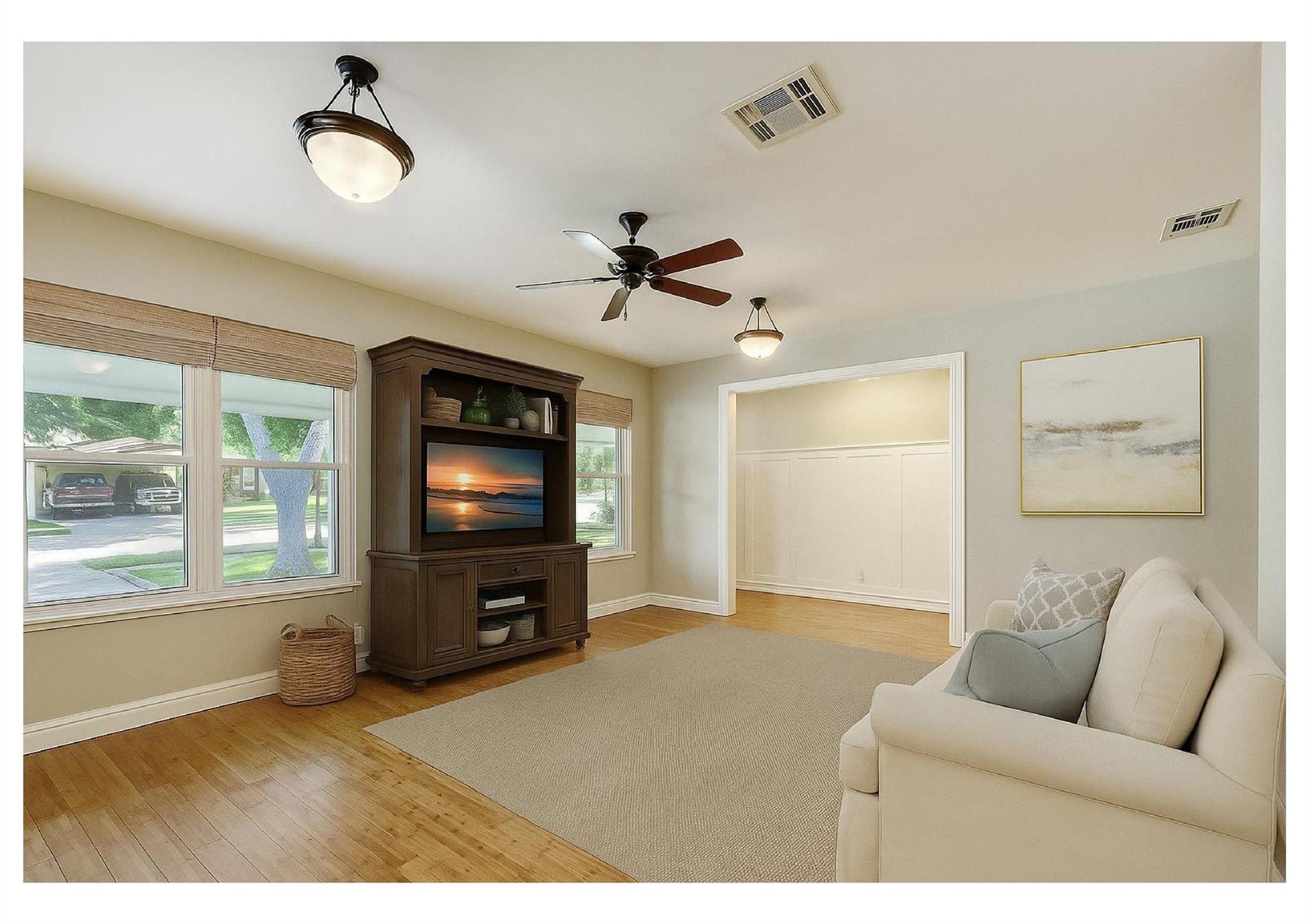 201 W Odell St Property Photo 1