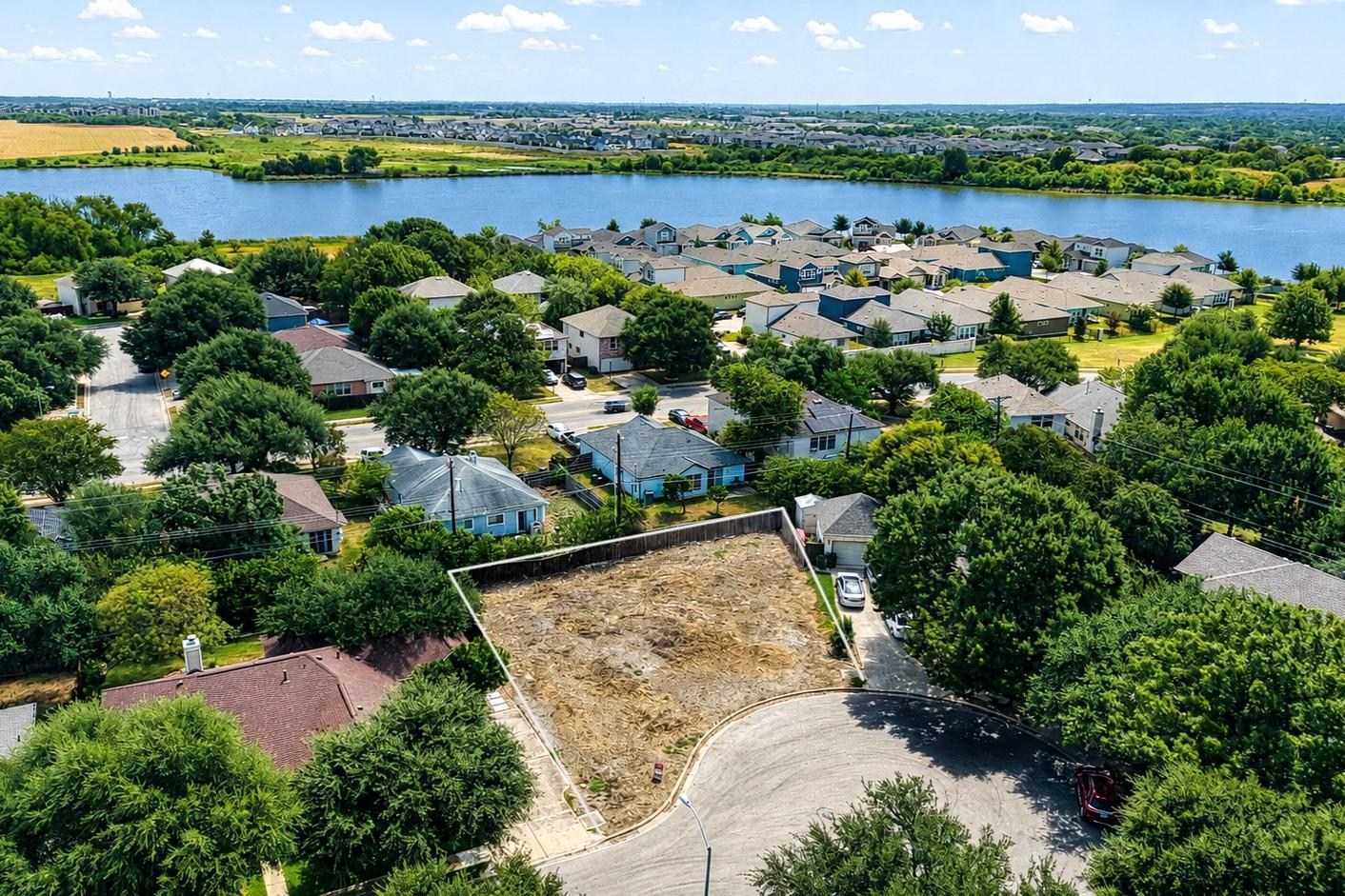 1717 Chalice Cv Property Photo 3