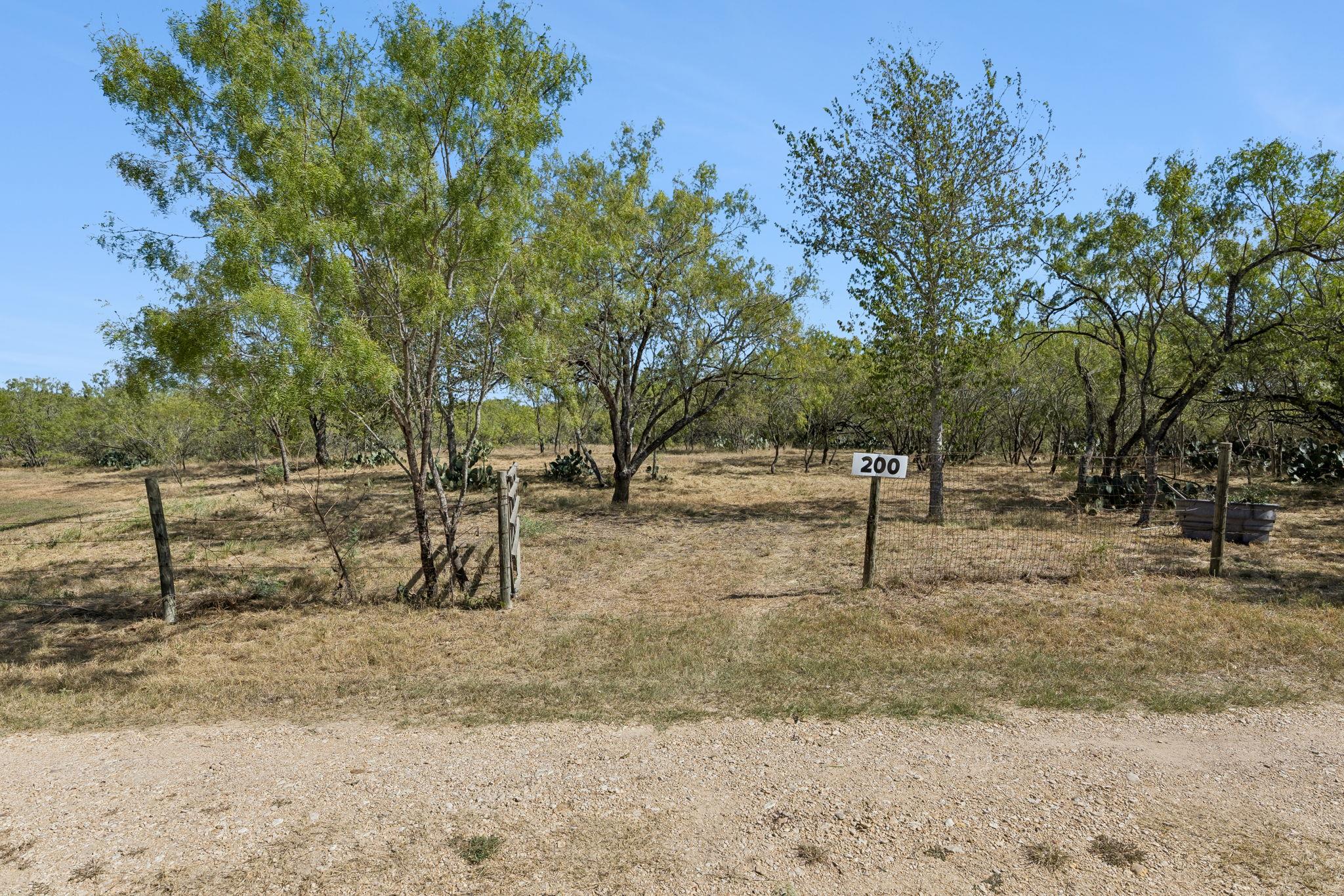 200 Armstrong Rd Property Photo 1