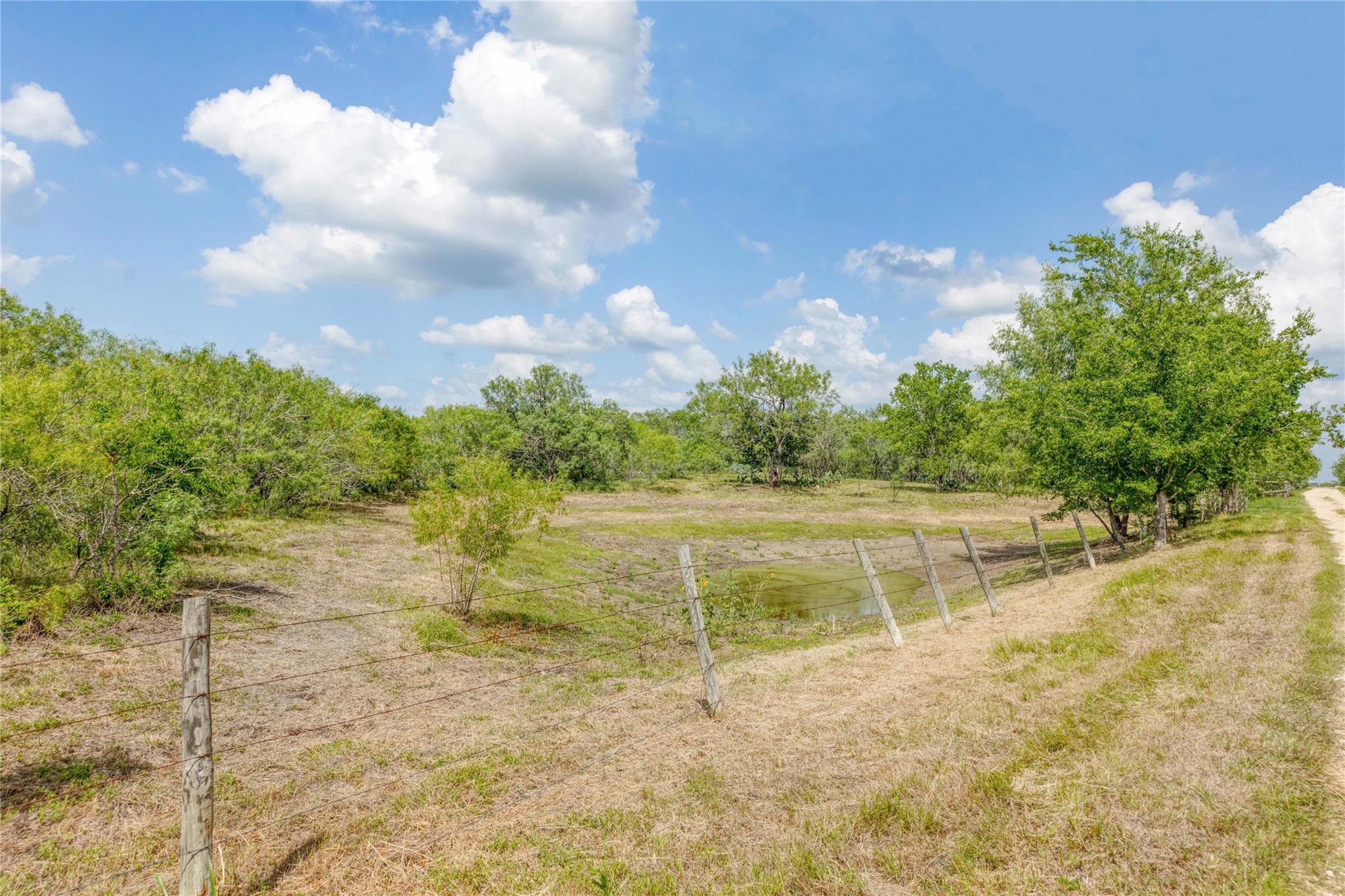 200 Armstrong Rd Property Photo 4