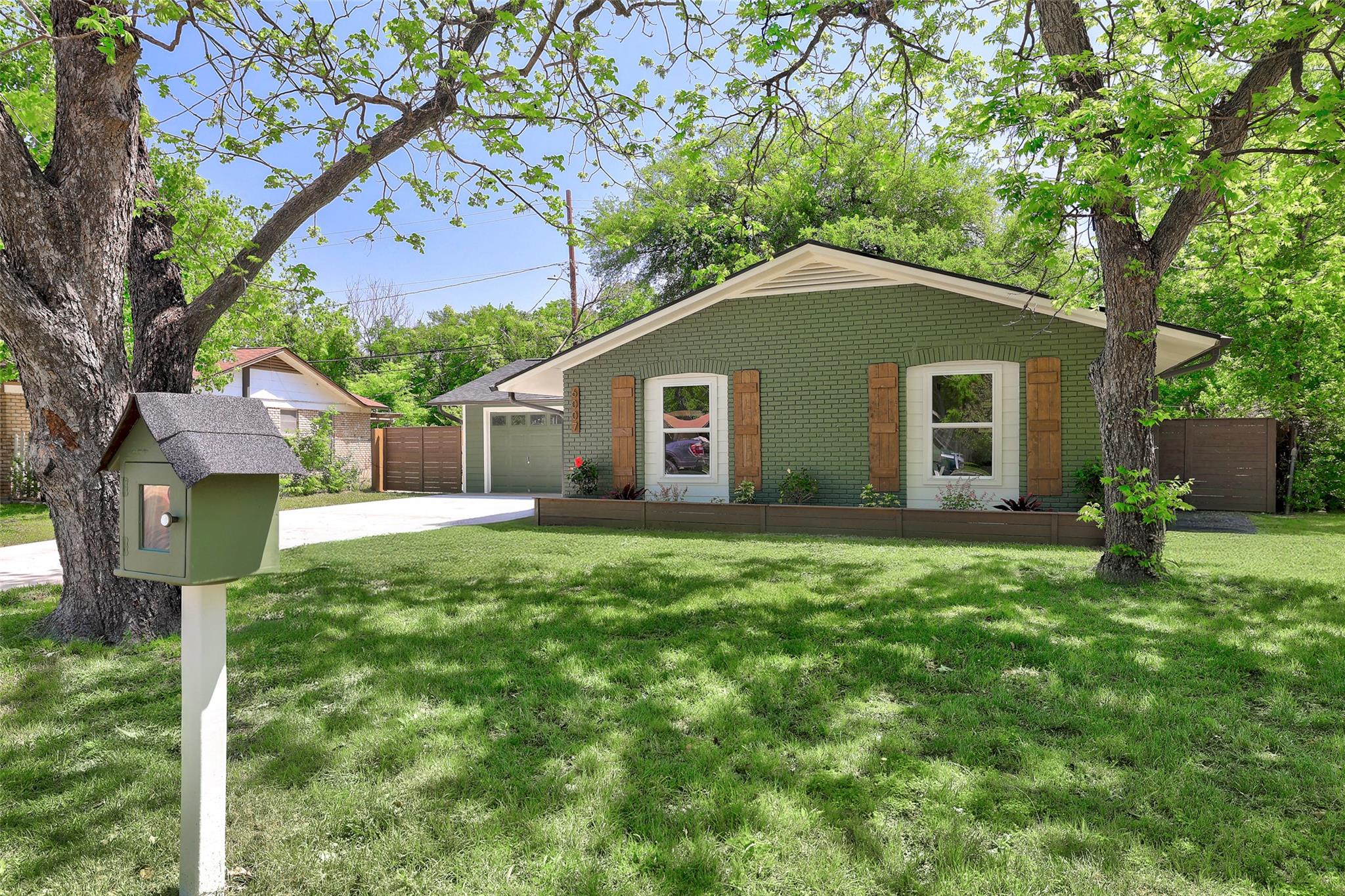 6007 Belfast Dr Property Photo 2